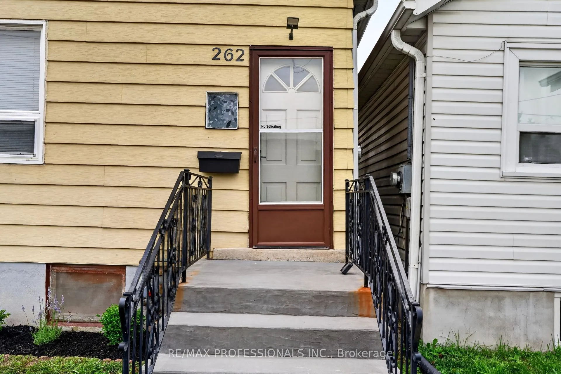 262 Melrose Street