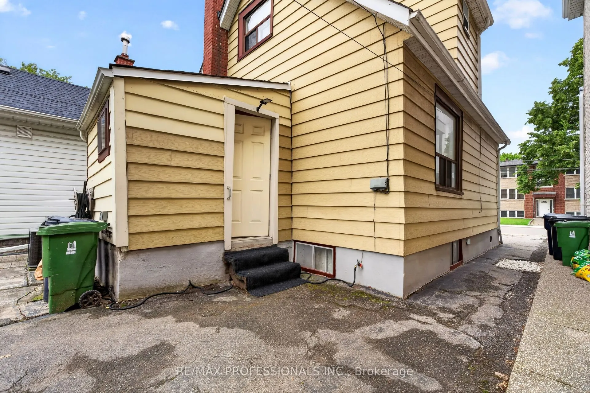 262 Melrose Street