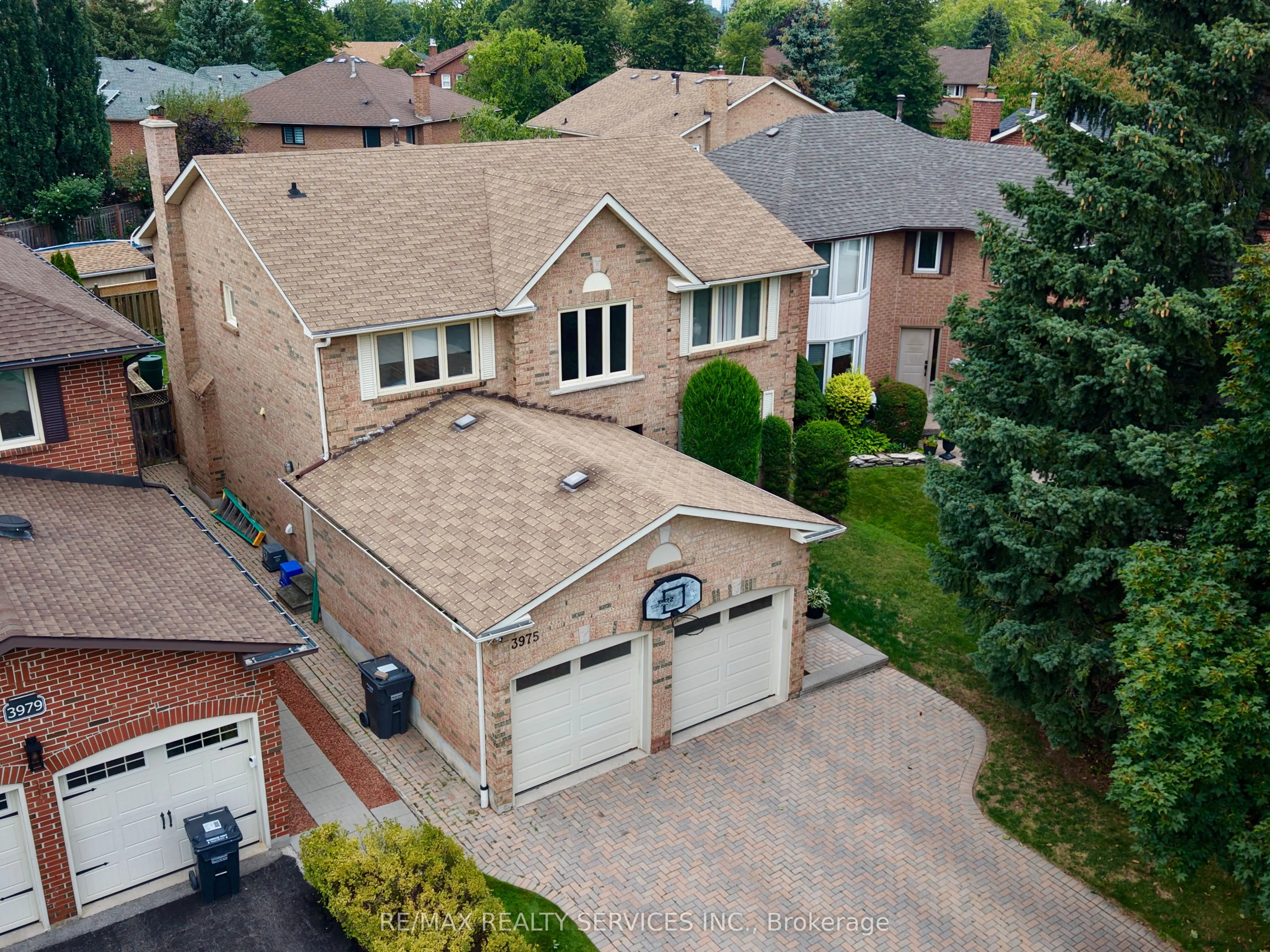 3975 Seebring Crescent