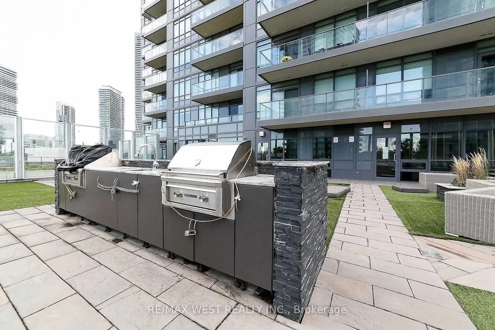 36 Park Lawn Road #2107