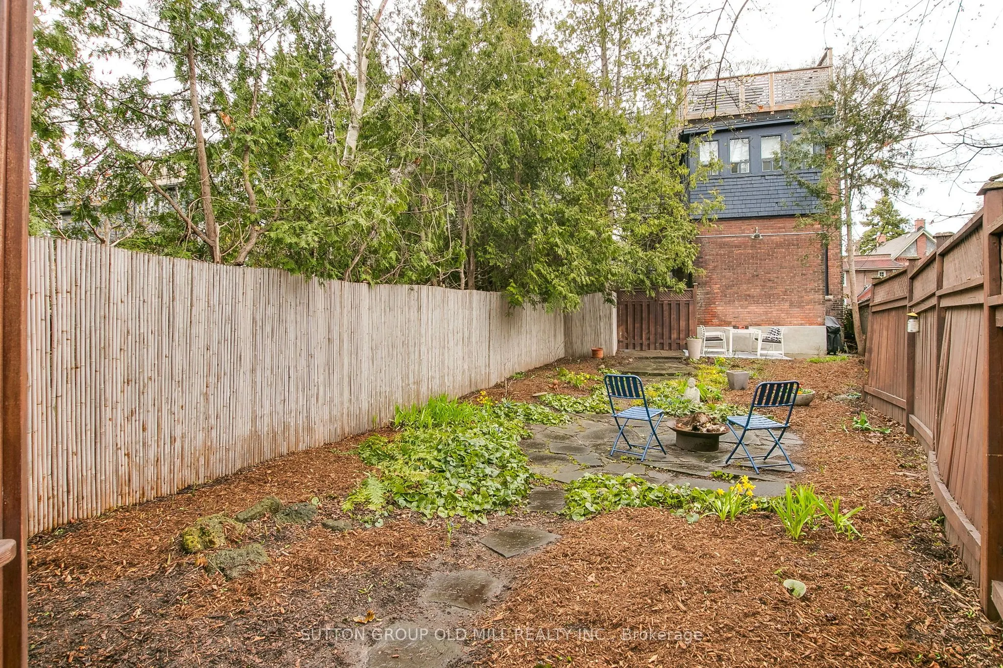 1 Algonquin Avenue