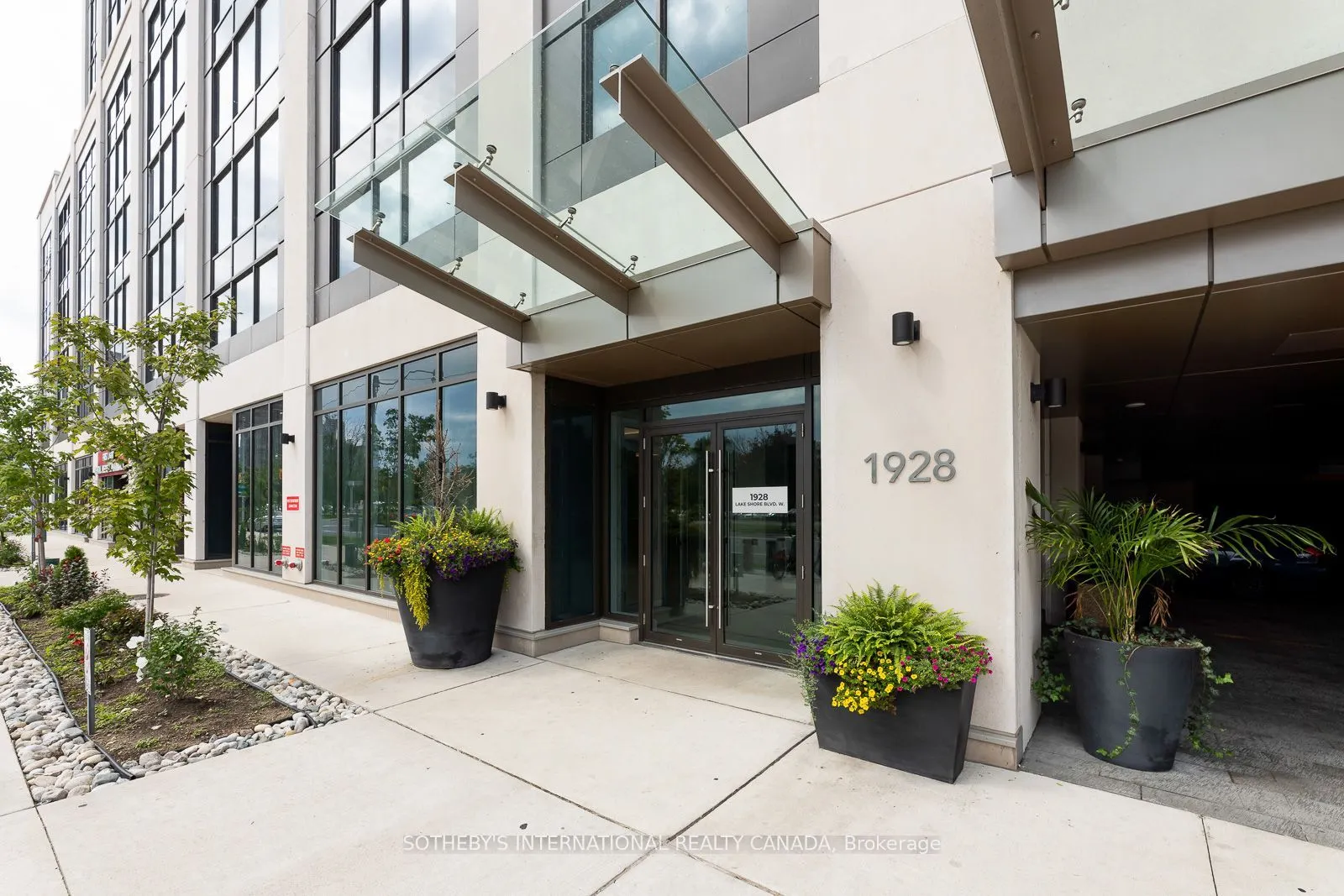 1928 Lake Shore Boulevard W #3906