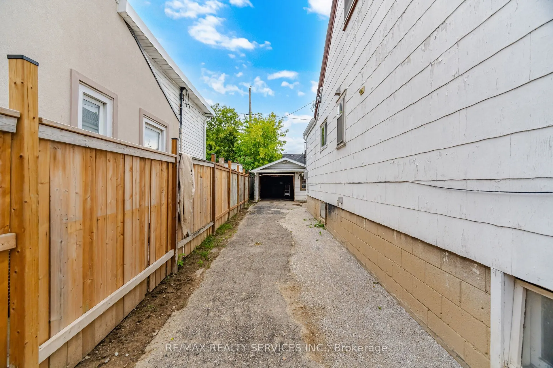 3051 Churchill Avenue