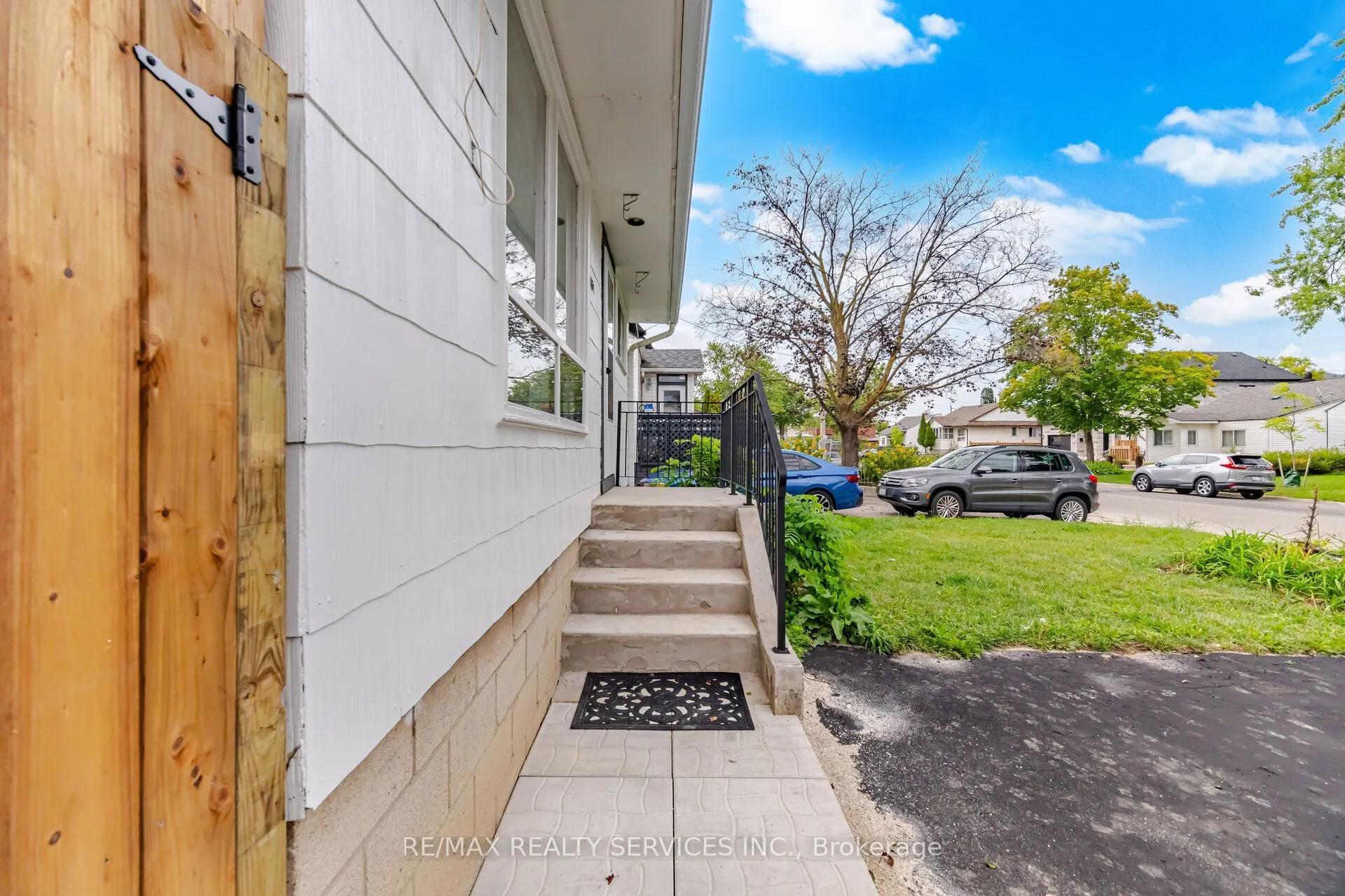 3051 Churchill Avenue