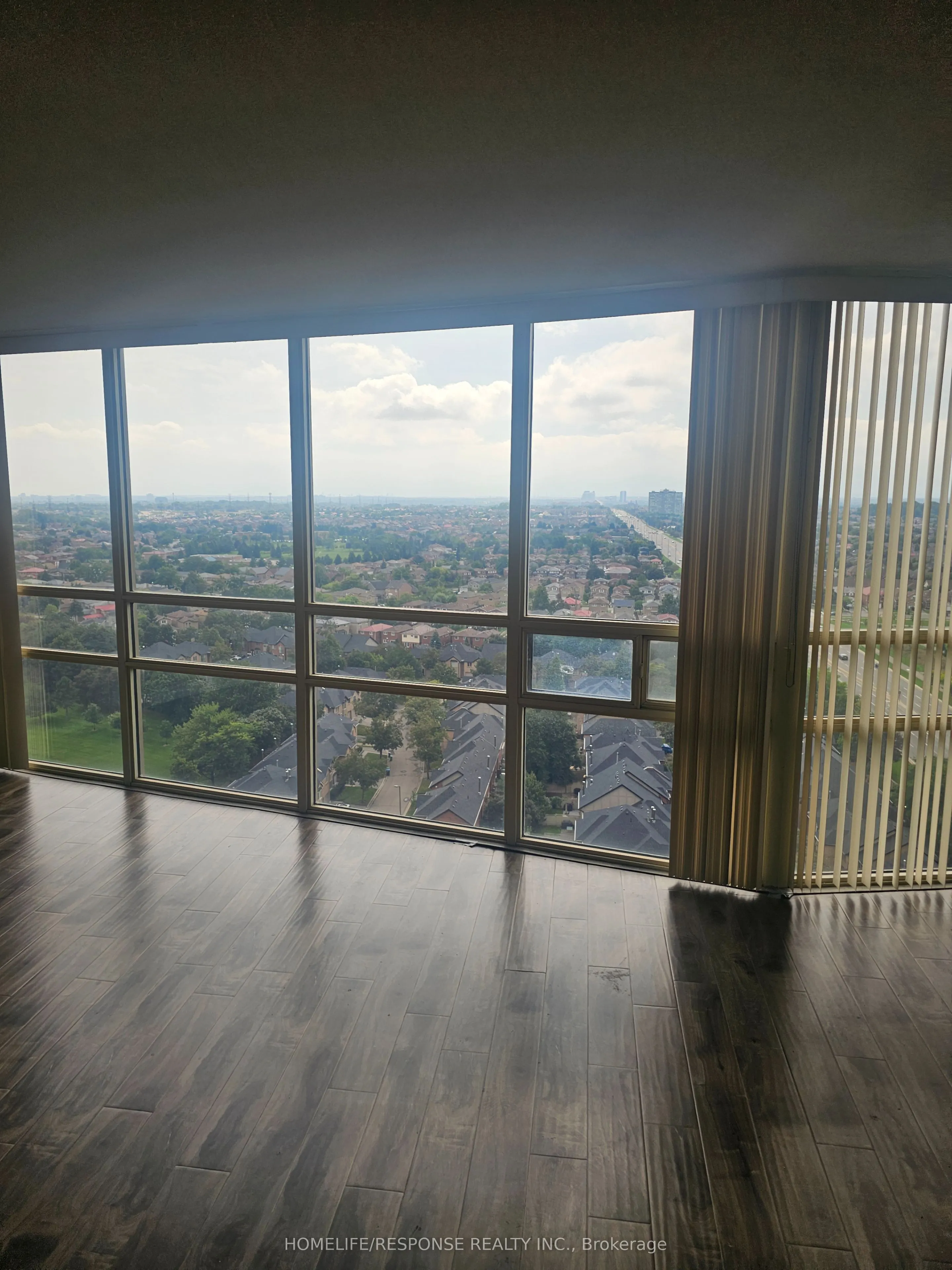 50 EGLINTON Avenue W #2010