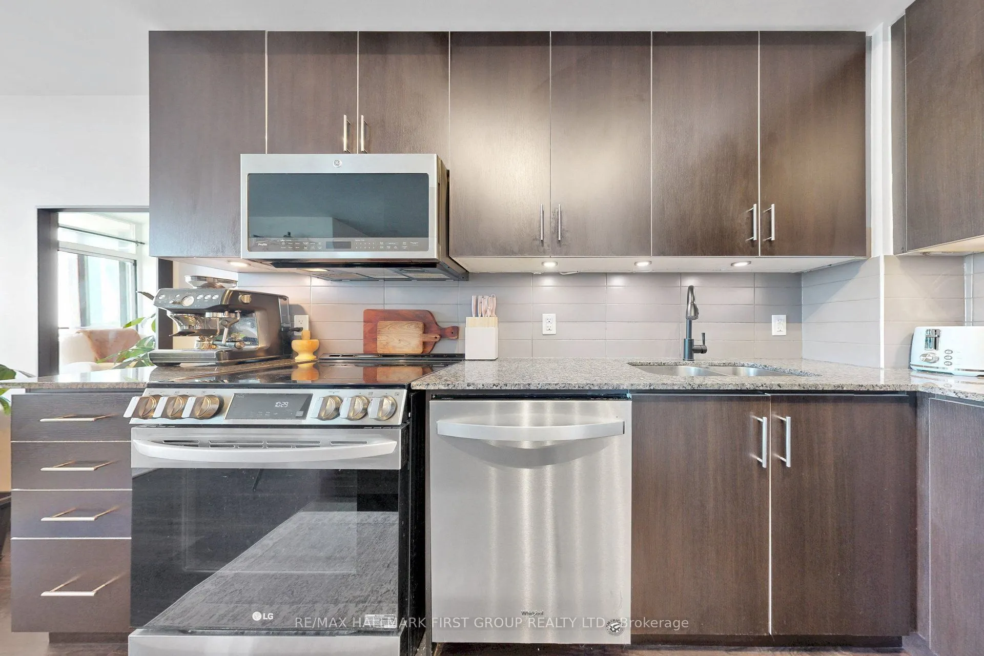 8 Fieldway Road #505