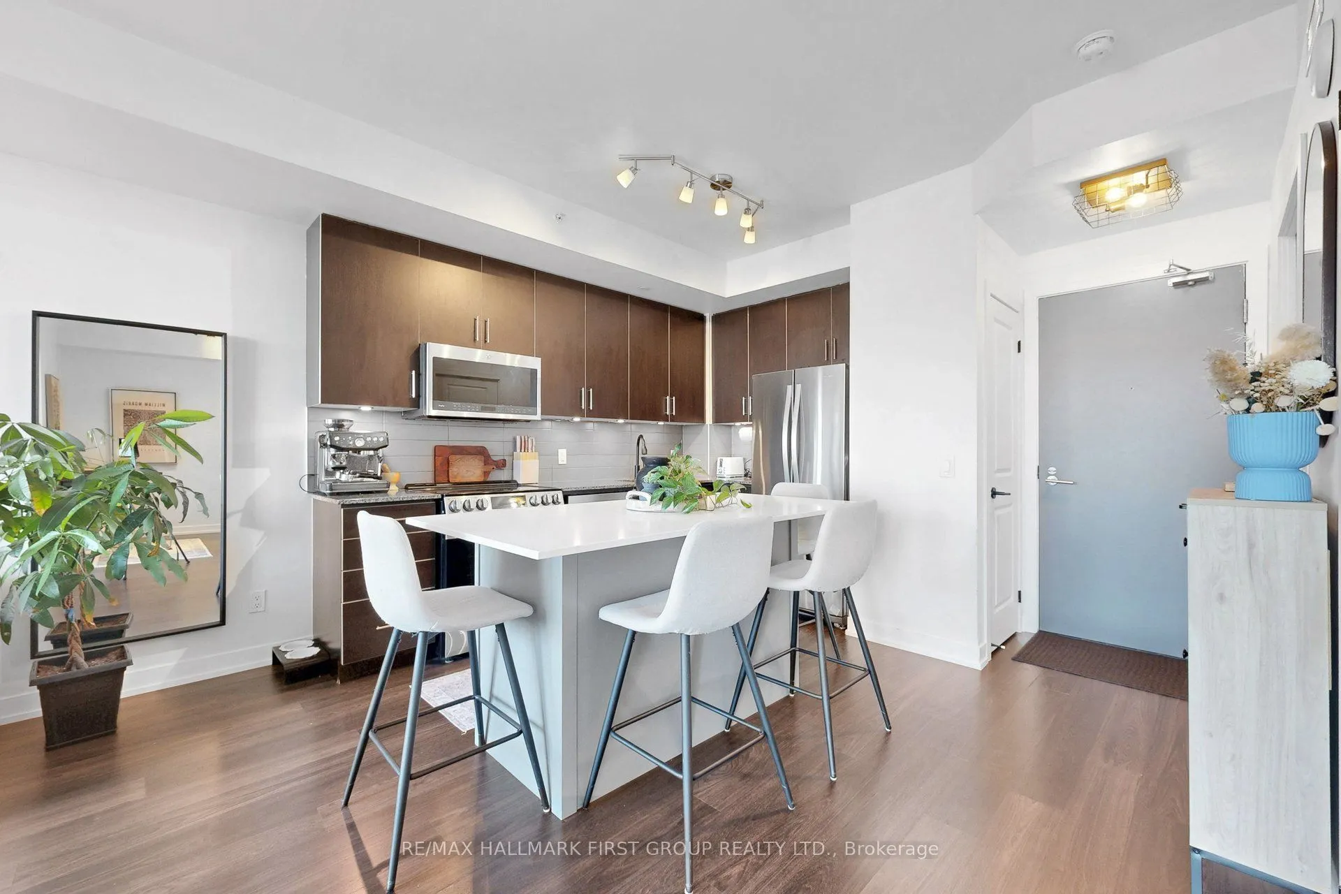 8 Fieldway Road #505