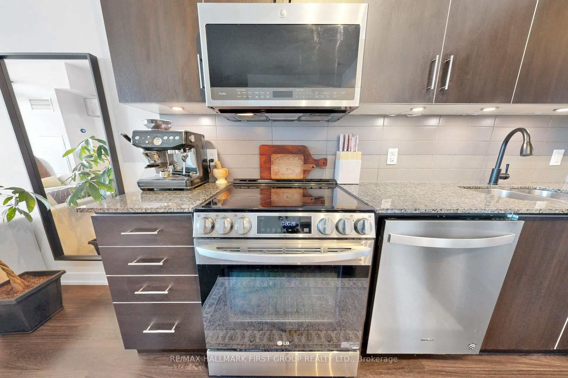 8 Fieldway Road #505
