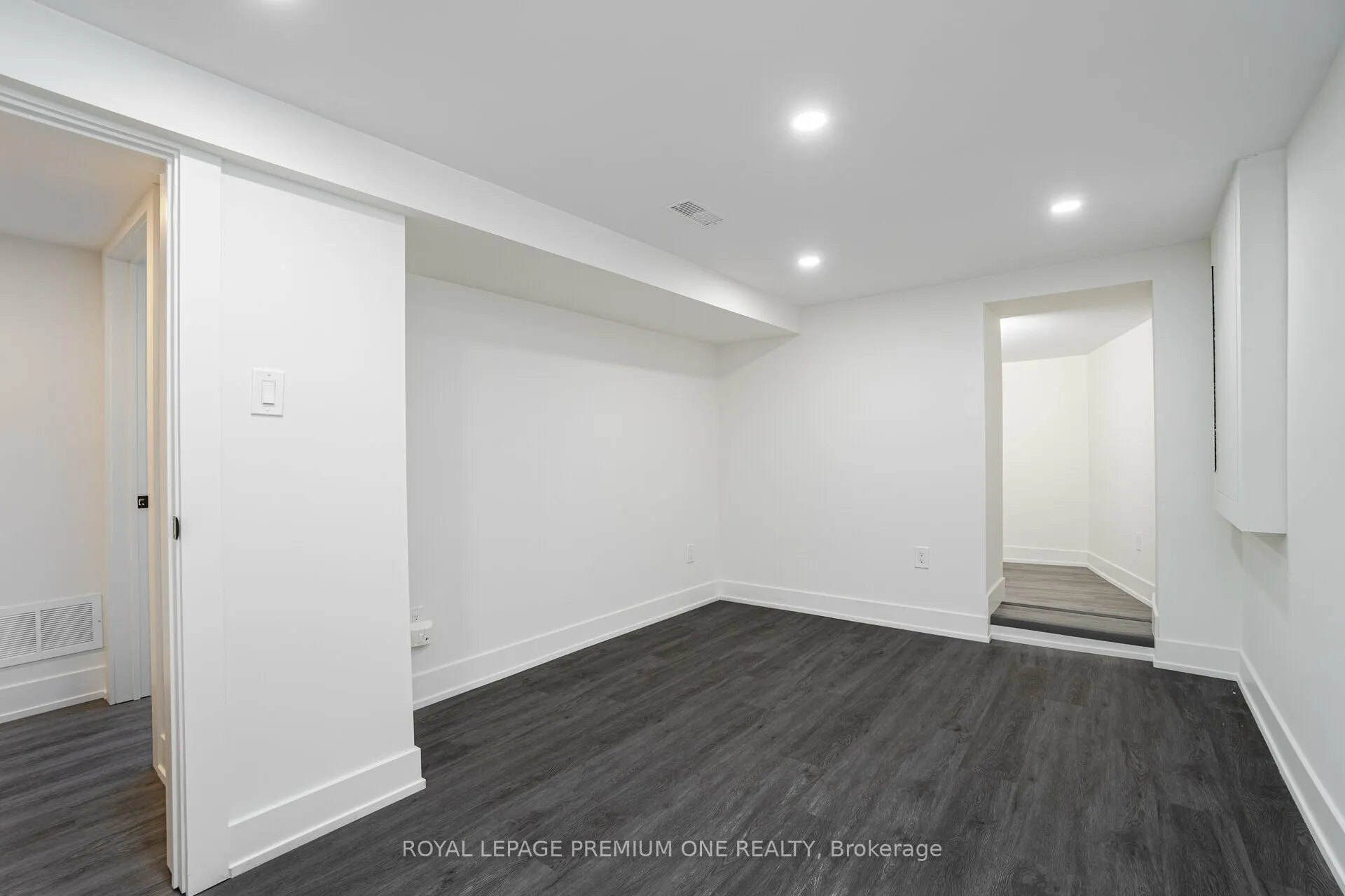 49 Gulfstream Road E
