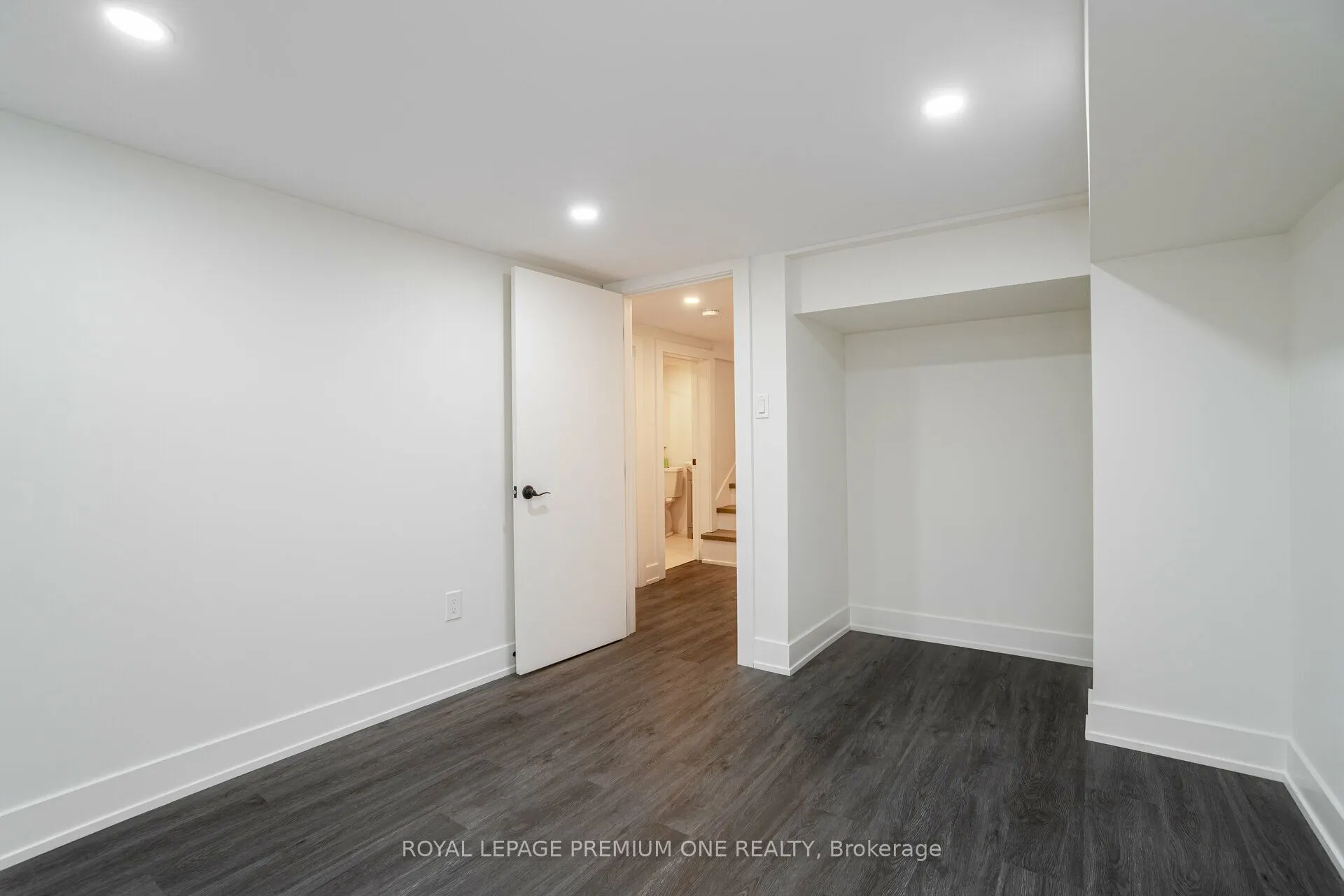 49 Gulfstream Road E