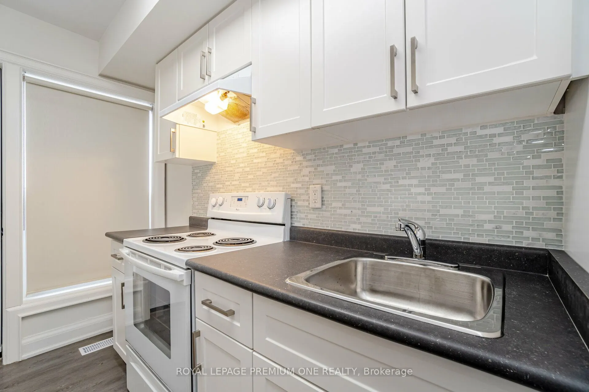 49 Gulfstream Road E