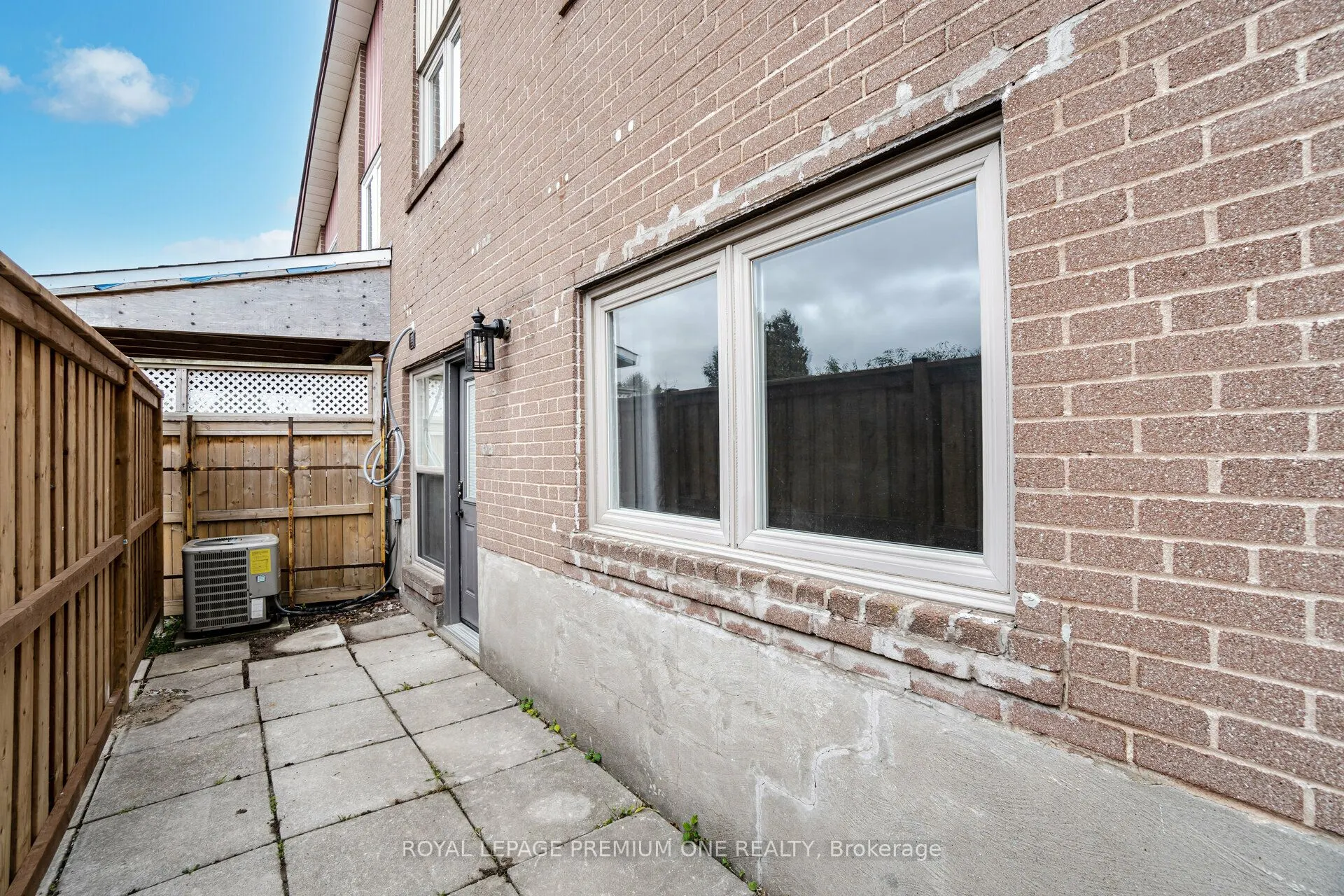 49 Gulfstream Road E