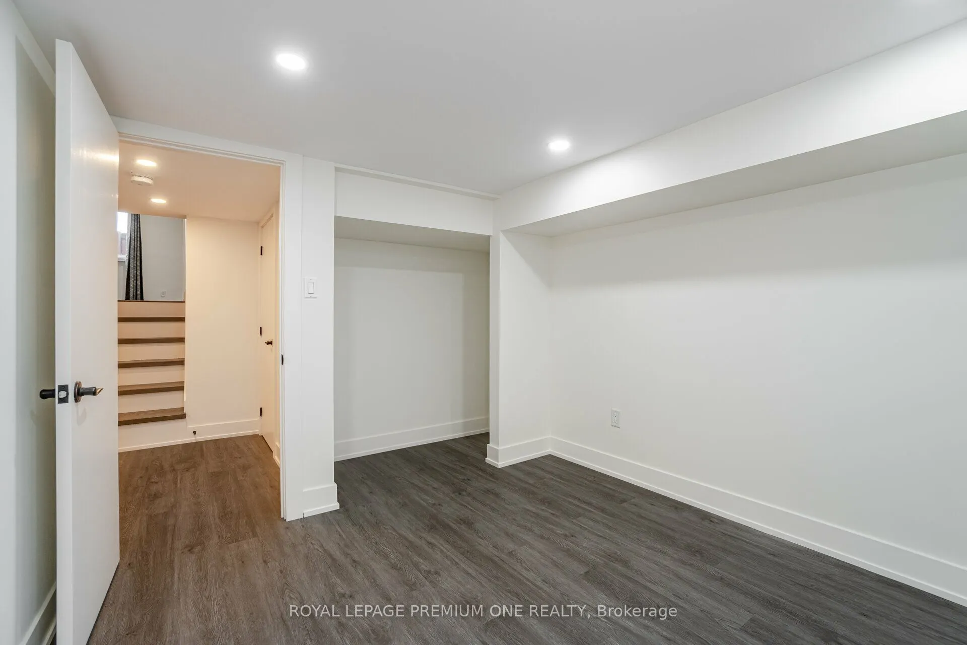 49 Gulfstream Road E