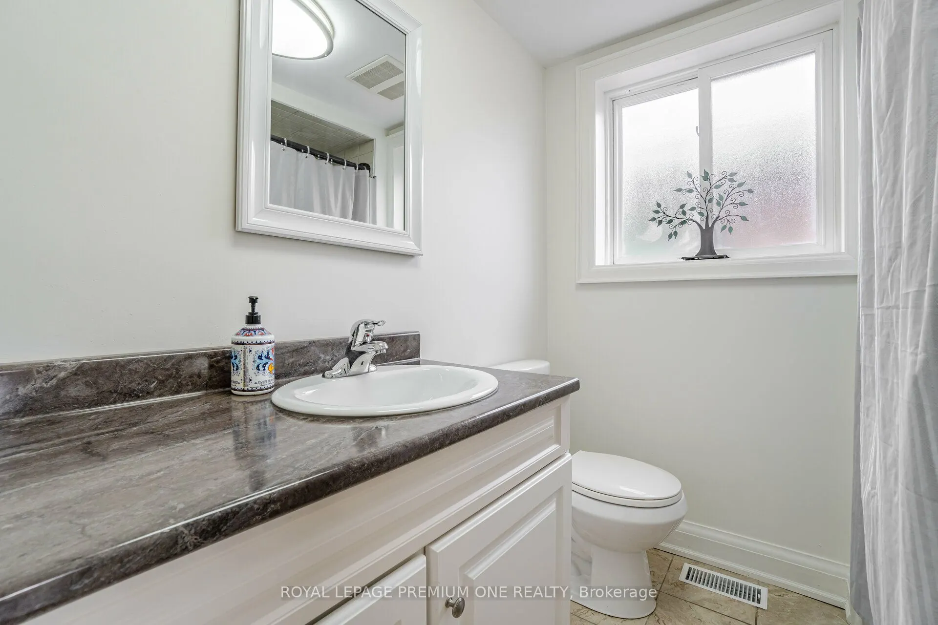 49 Gulfstream Road E