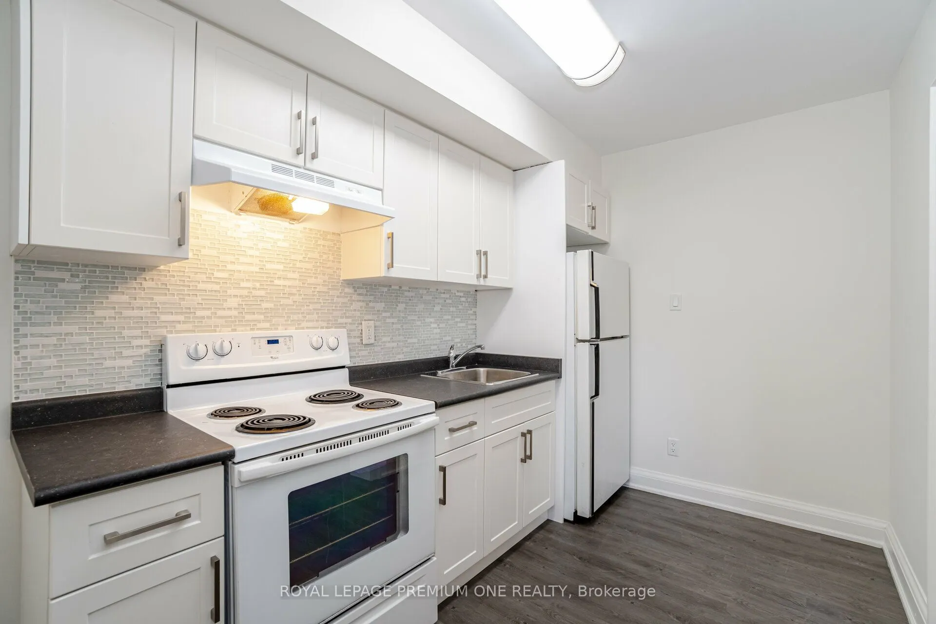 49 Gulfstream Road E