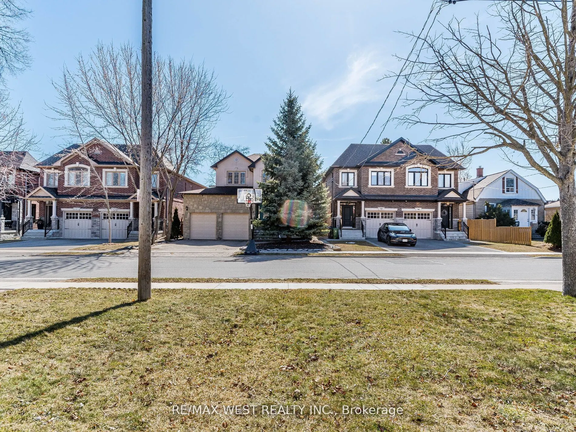 76 Laburnham Avenue