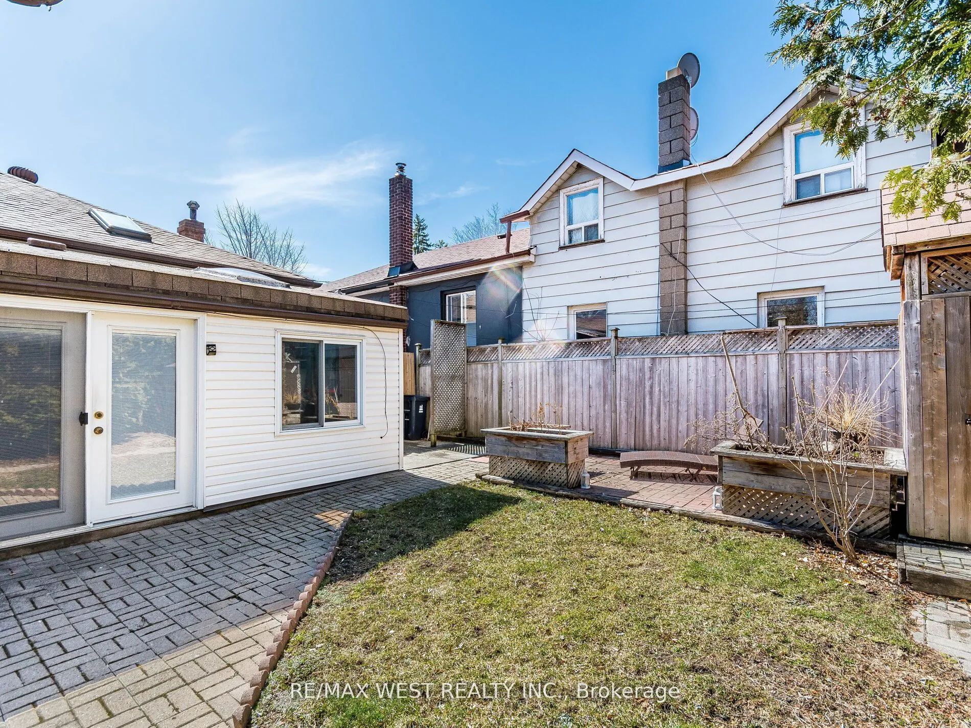 76 Laburnham Avenue