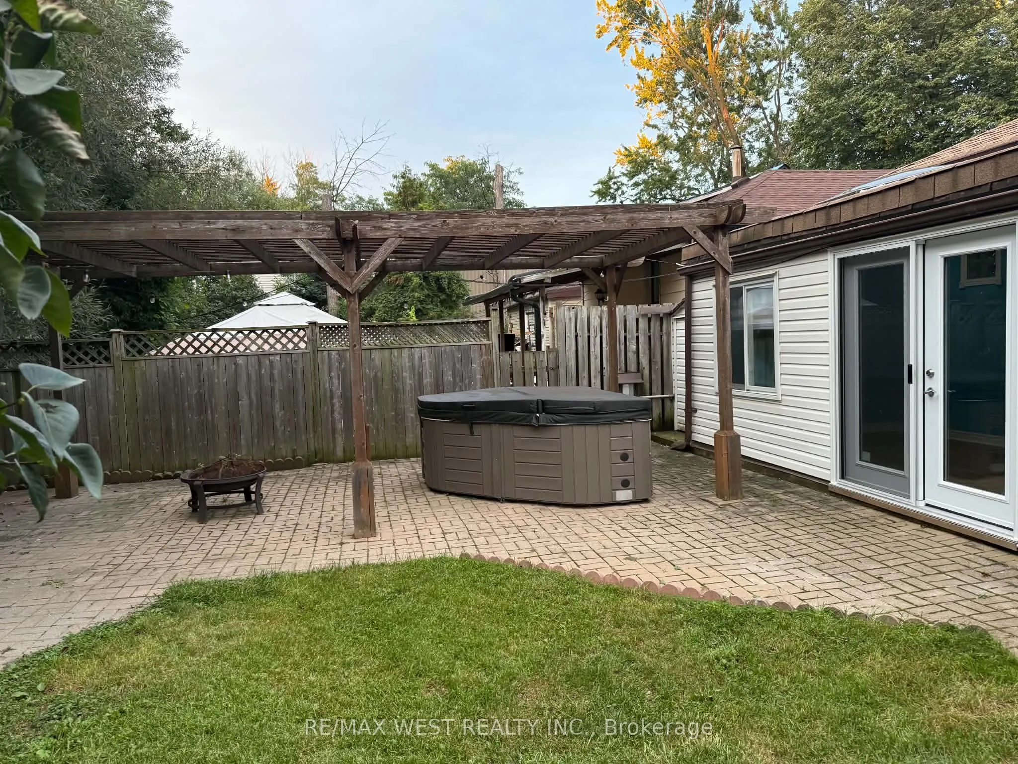 76 Laburnham Avenue
