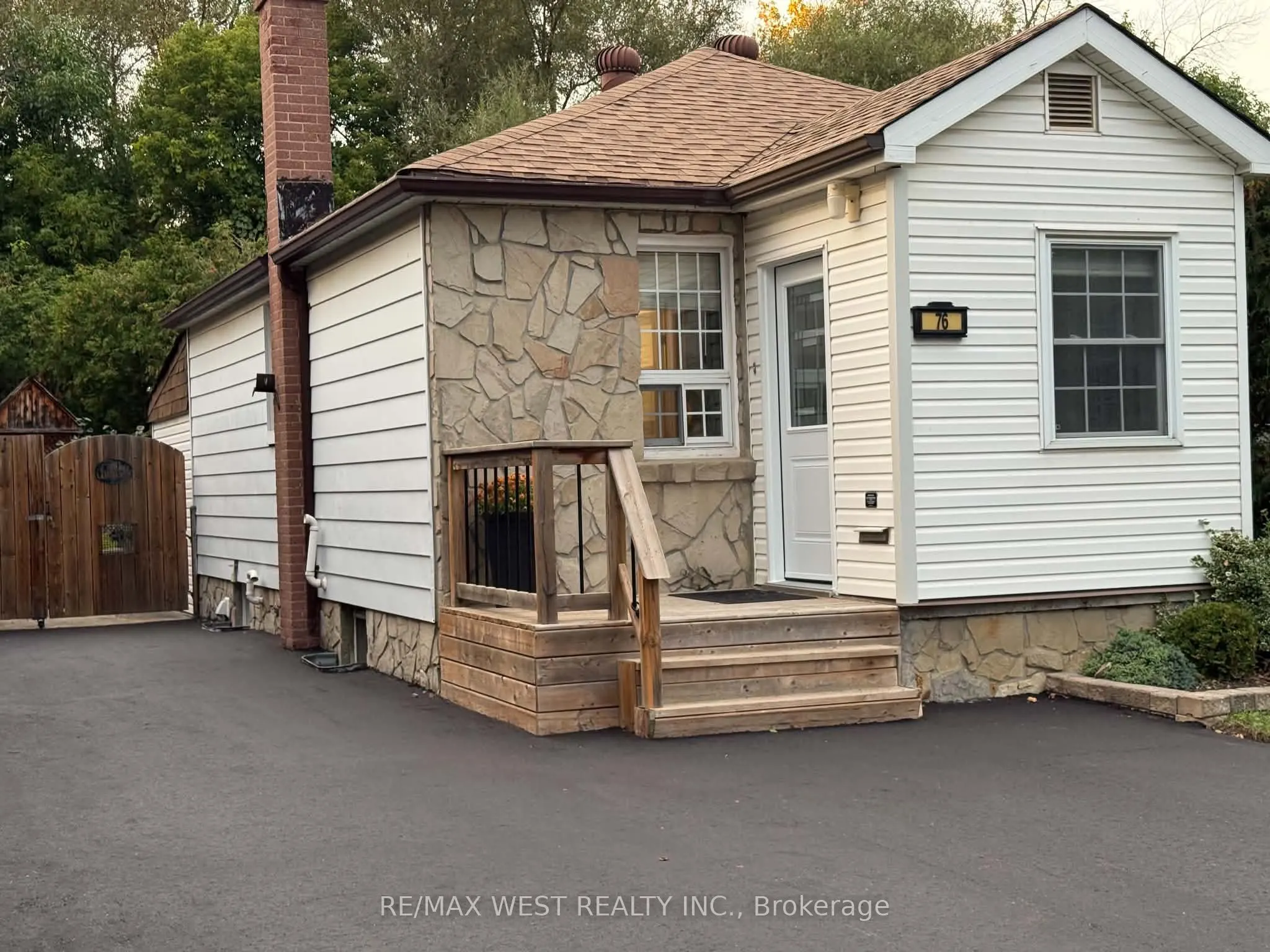76 Laburnham Avenue