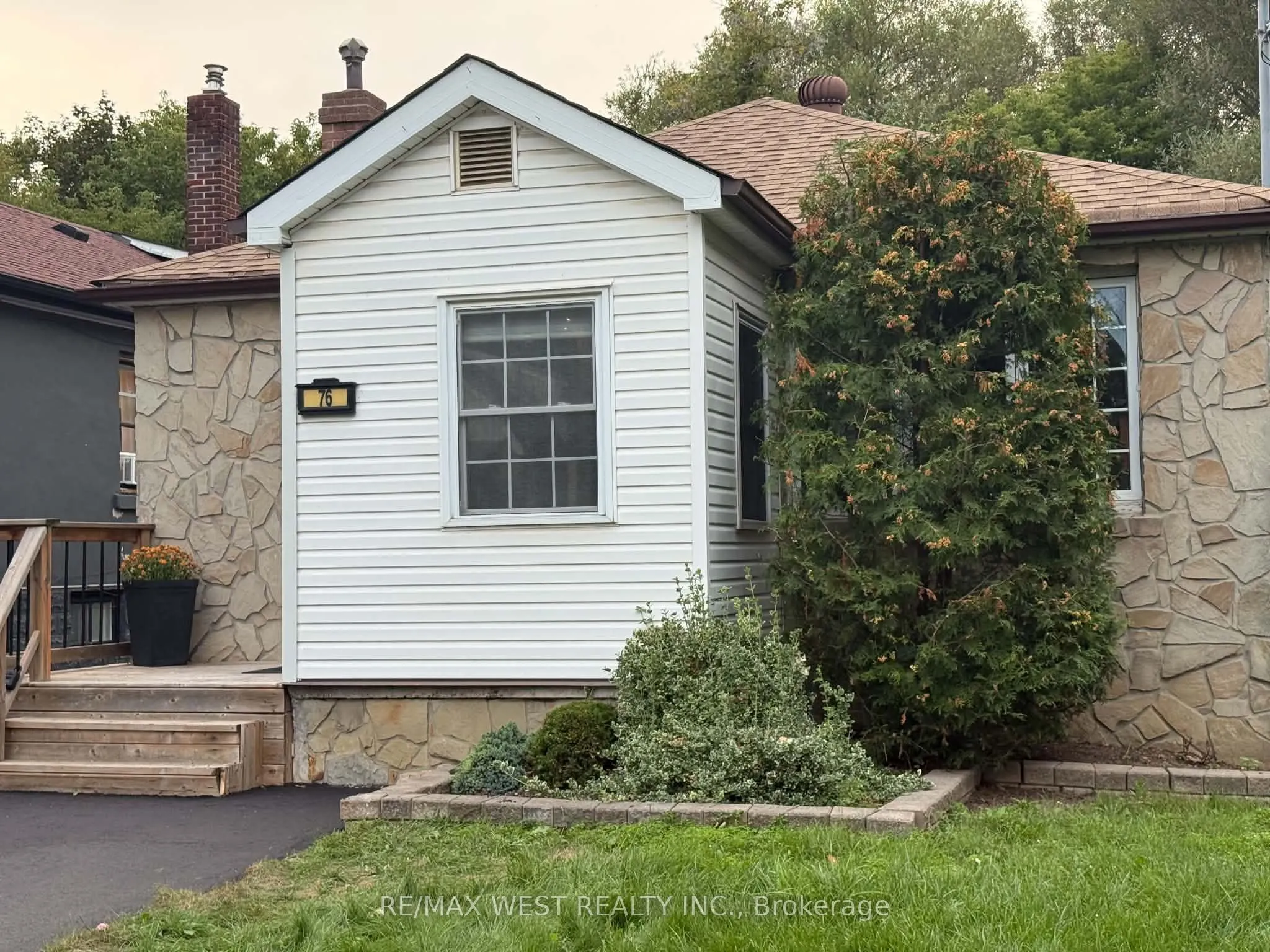 76 Laburnham Avenue