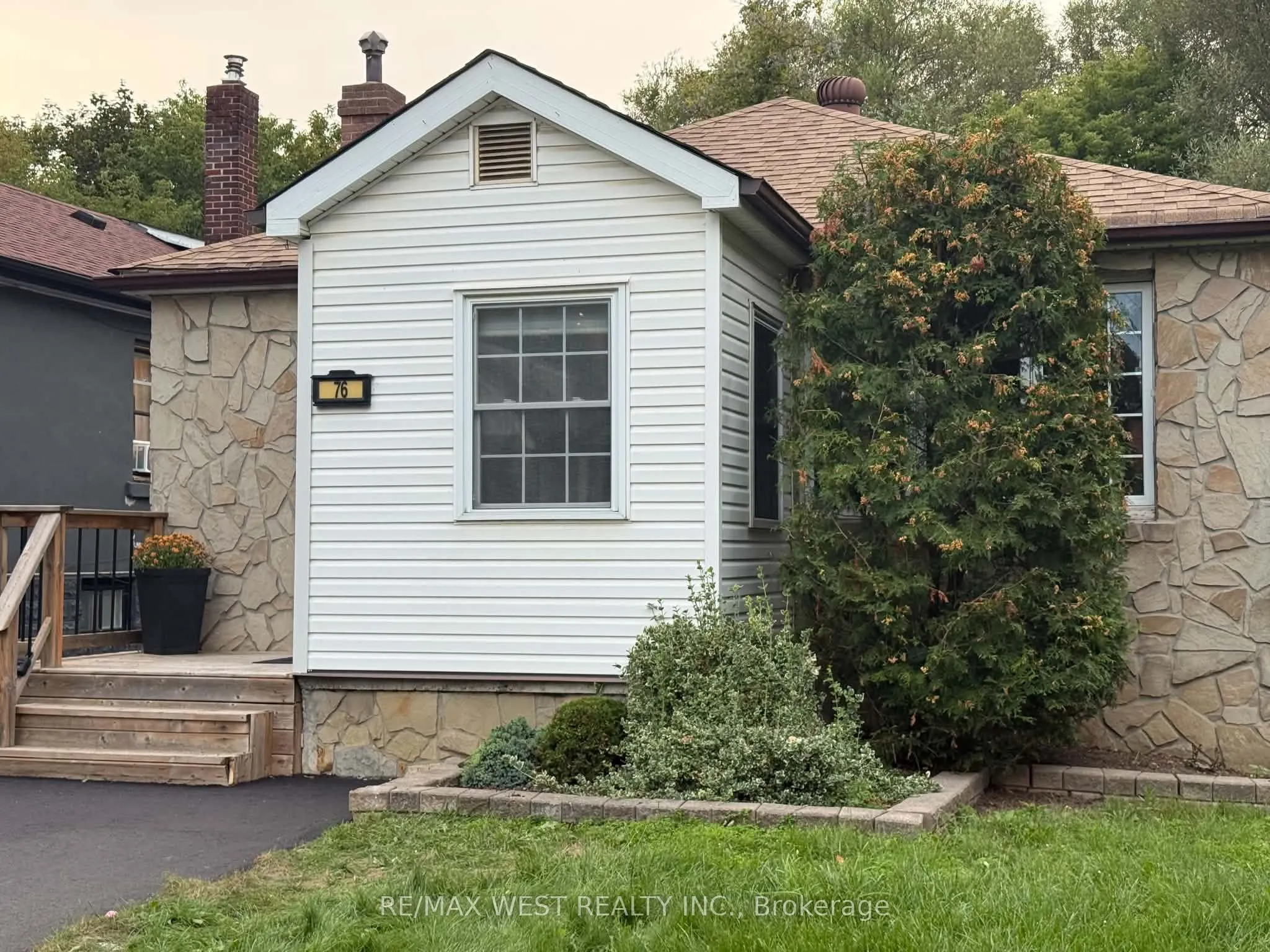 76 Laburnham Avenue