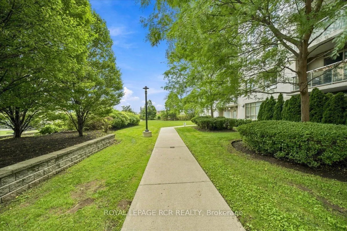812 Lansdowne Avenue #908