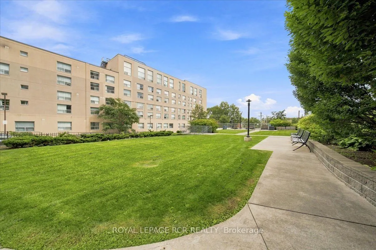 812 Lansdowne Avenue #908