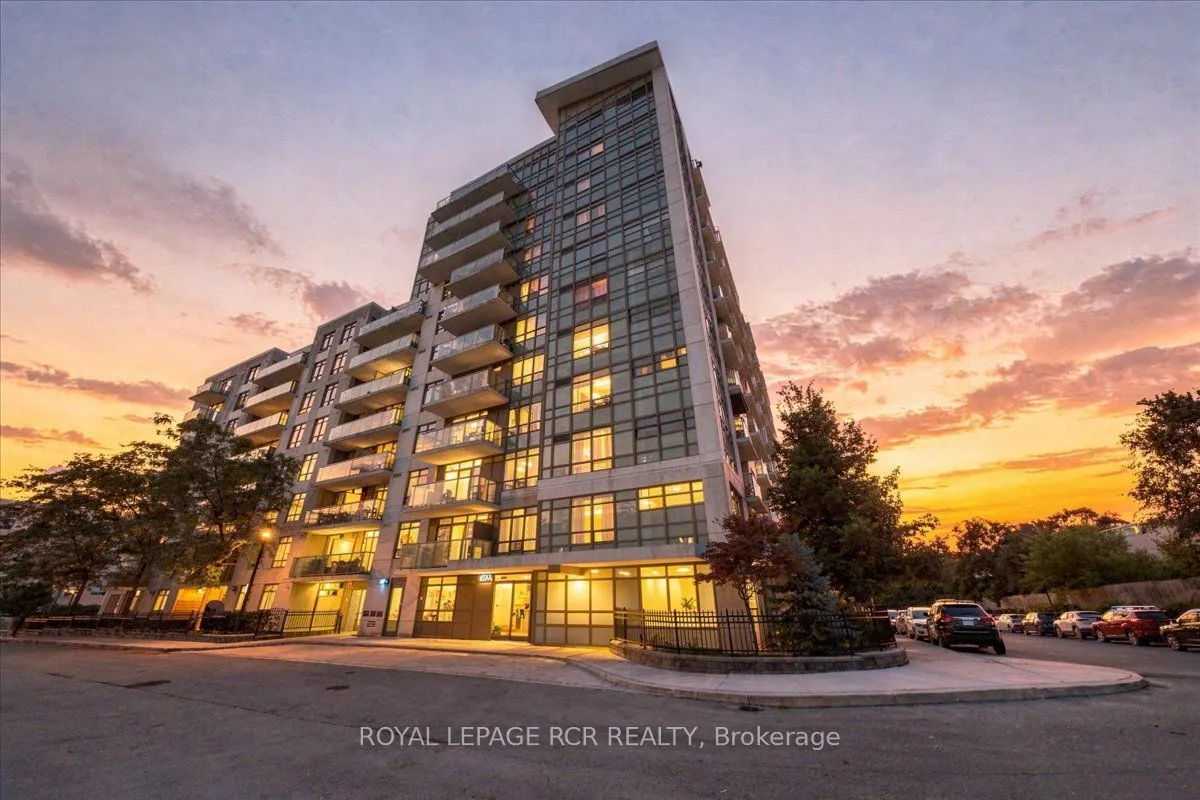 812 Lansdowne Avenue #908