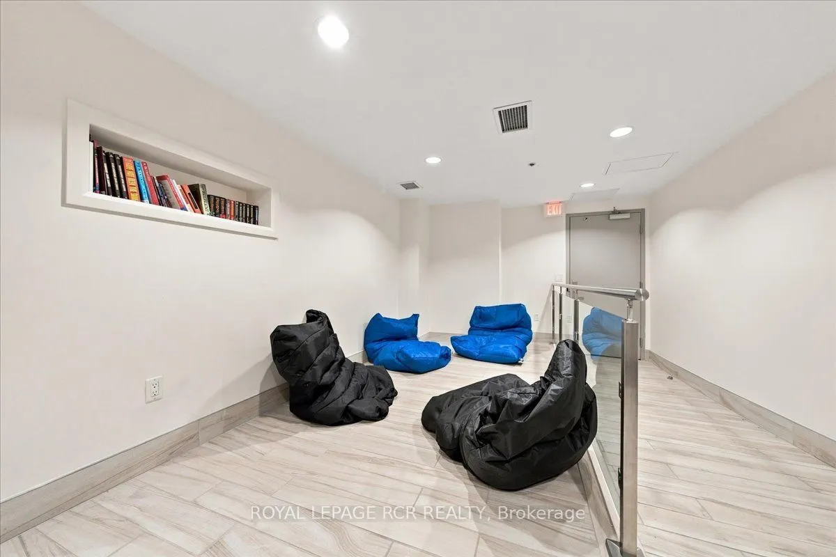 812 Lansdowne Avenue #908