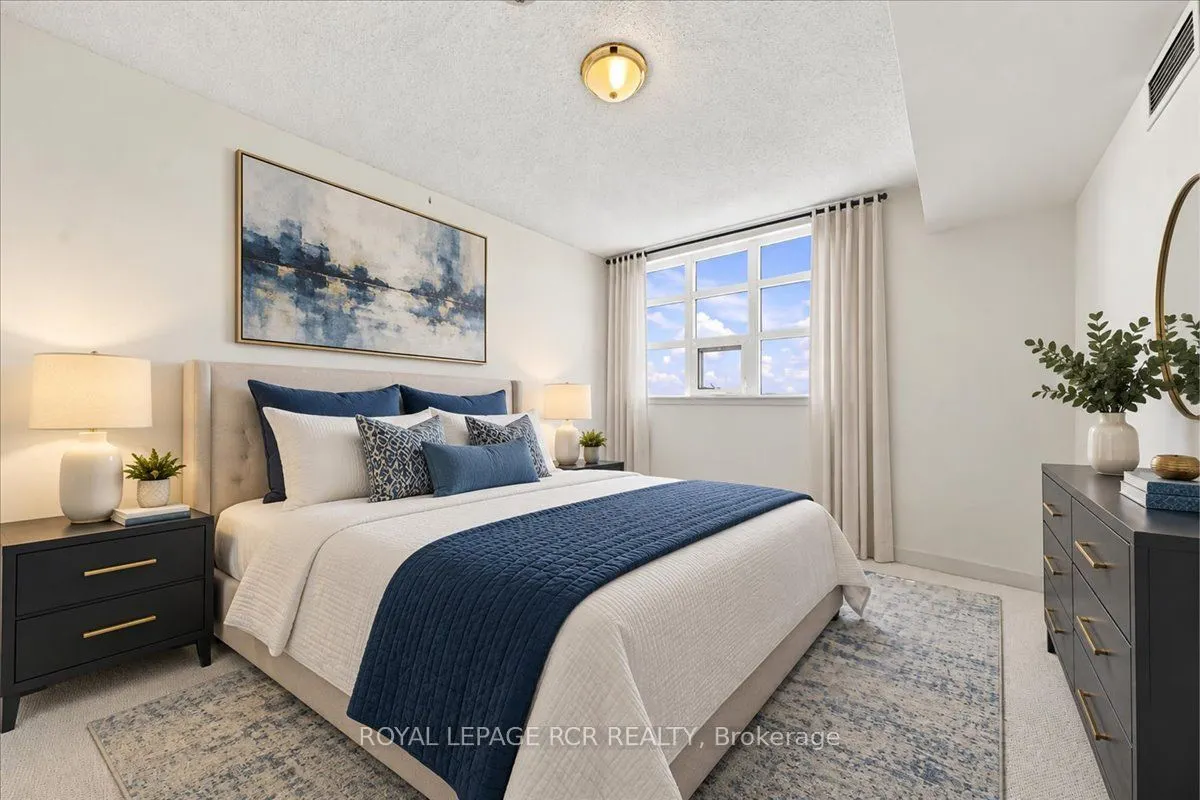 812 Lansdowne Avenue #908