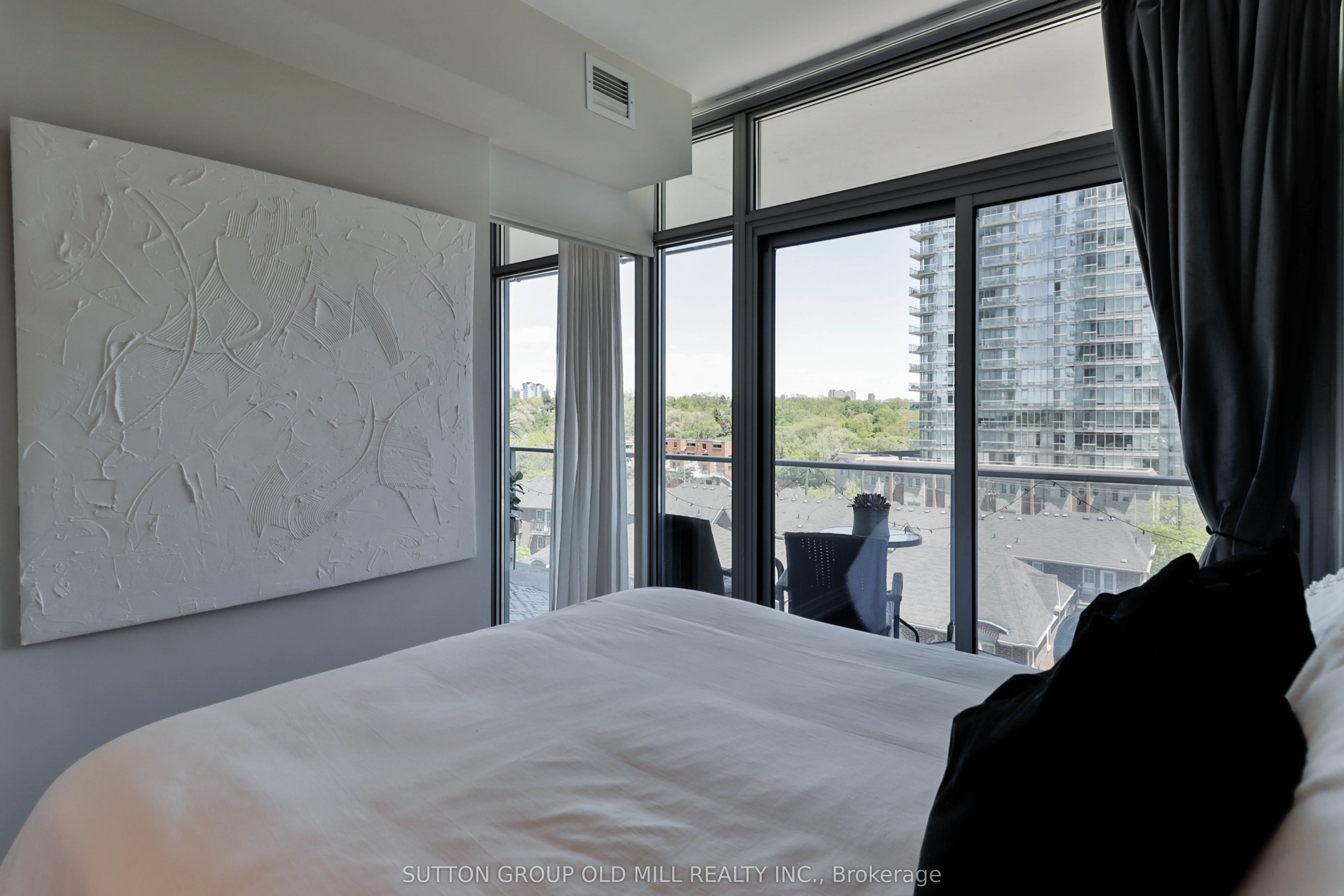 103 The Queensway #602