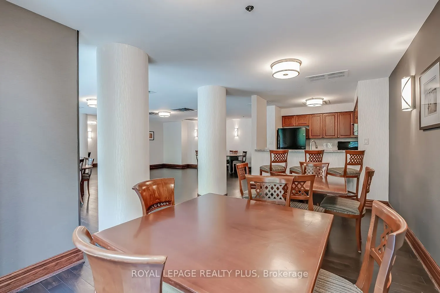 2585 Erin Centre Boulevard #1101