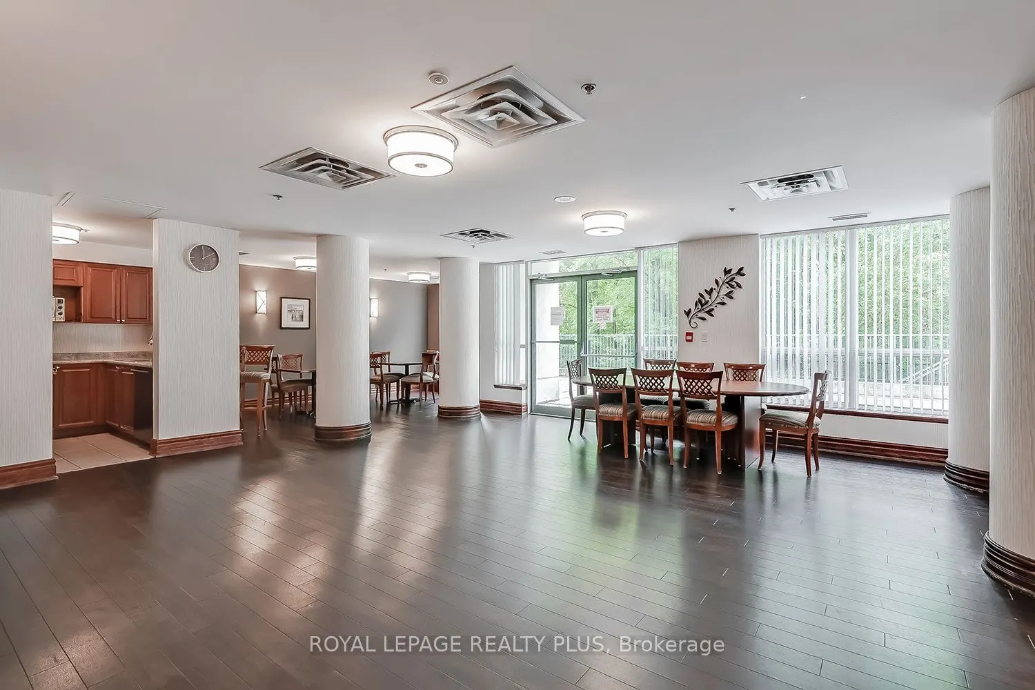 2585 Erin Centre Boulevard #1101