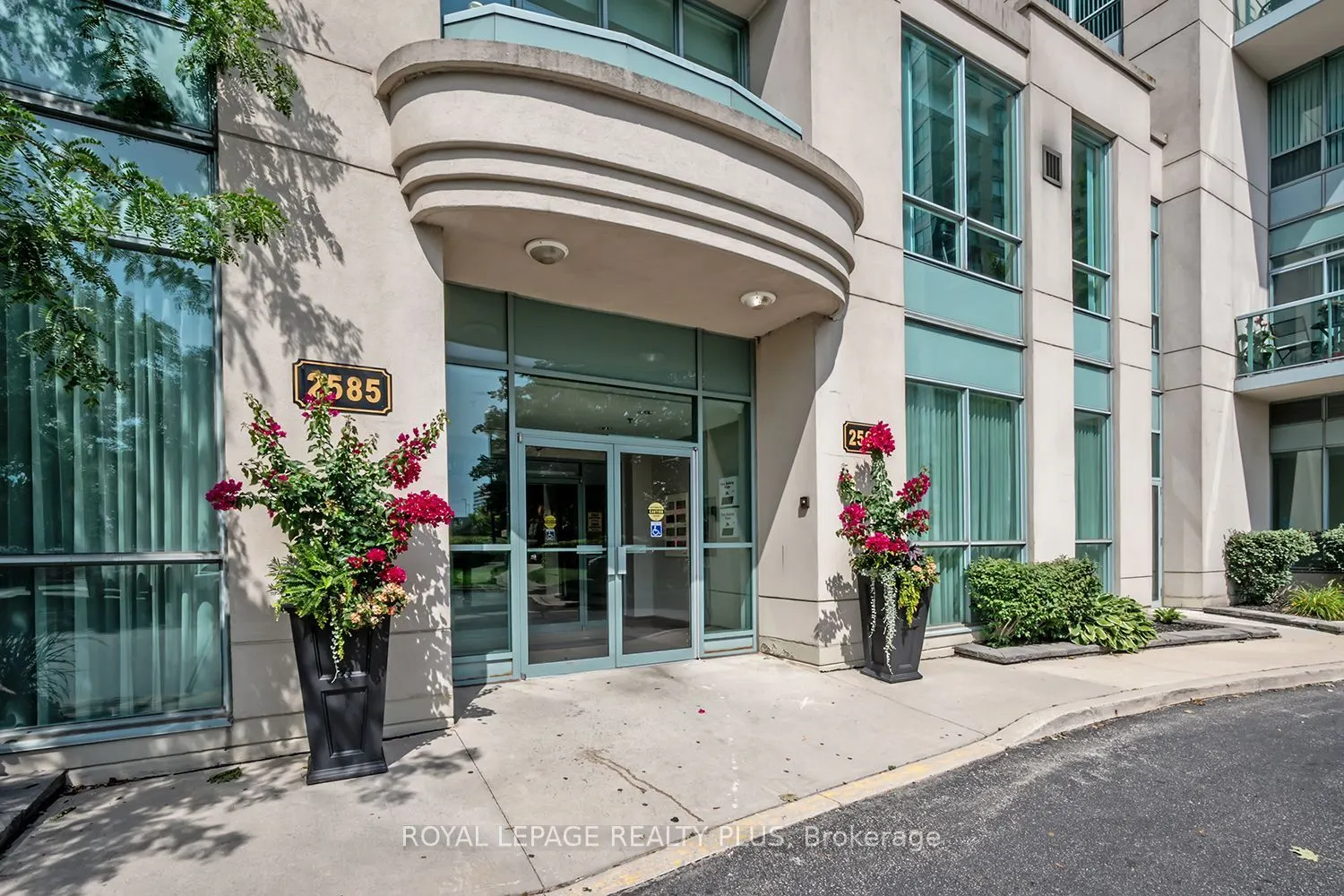 2585 Erin Centre Boulevard #1101