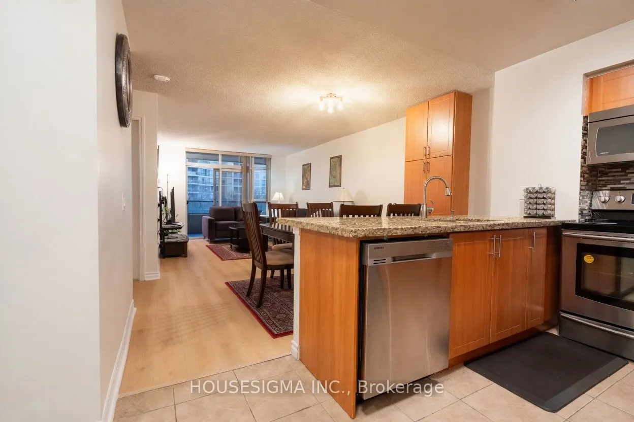 35 Kingsbridge Garden Circle #513