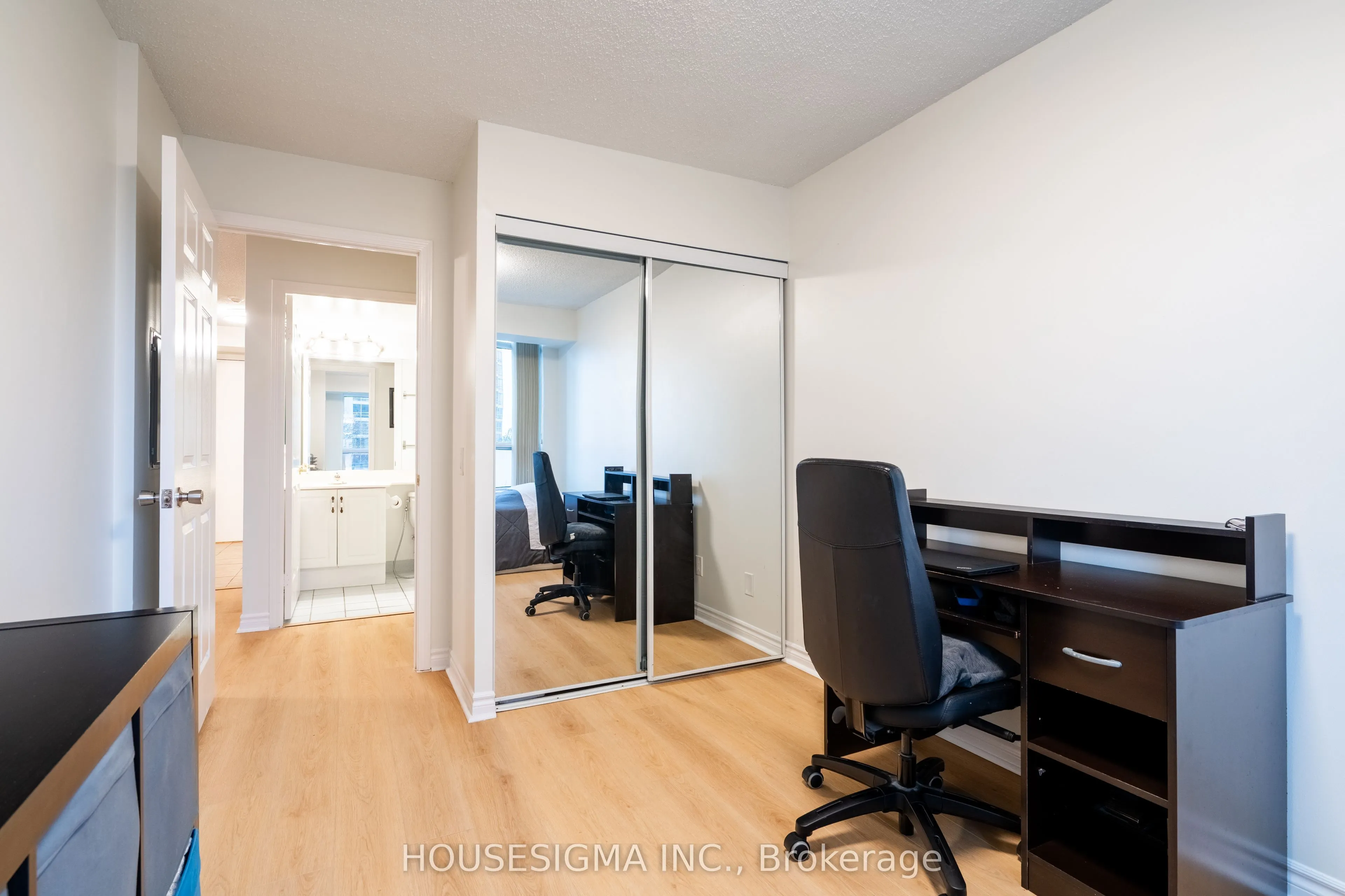 35 Kingsbridge Garden Circle #513