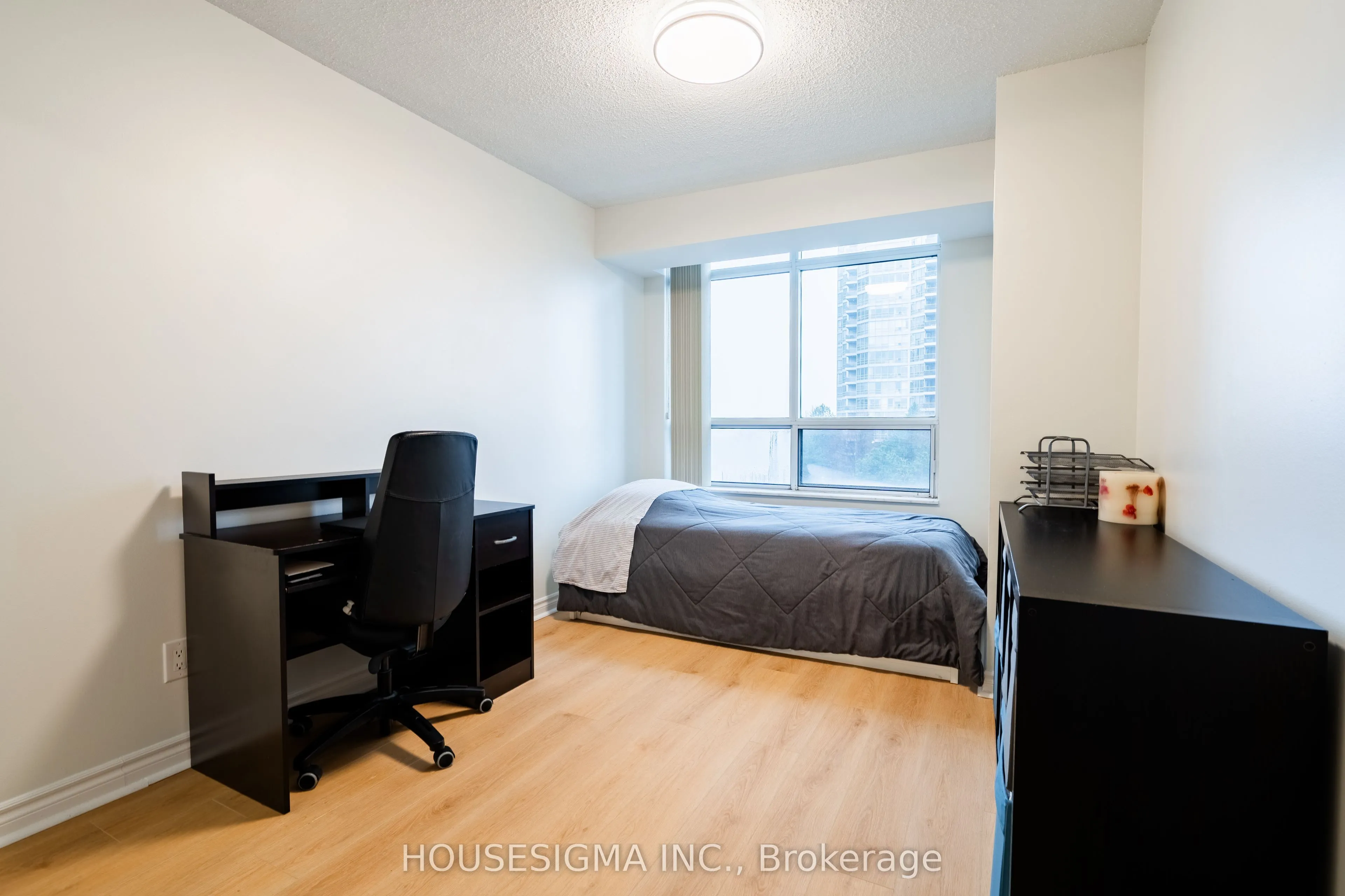 35 Kingsbridge Garden Circle #513