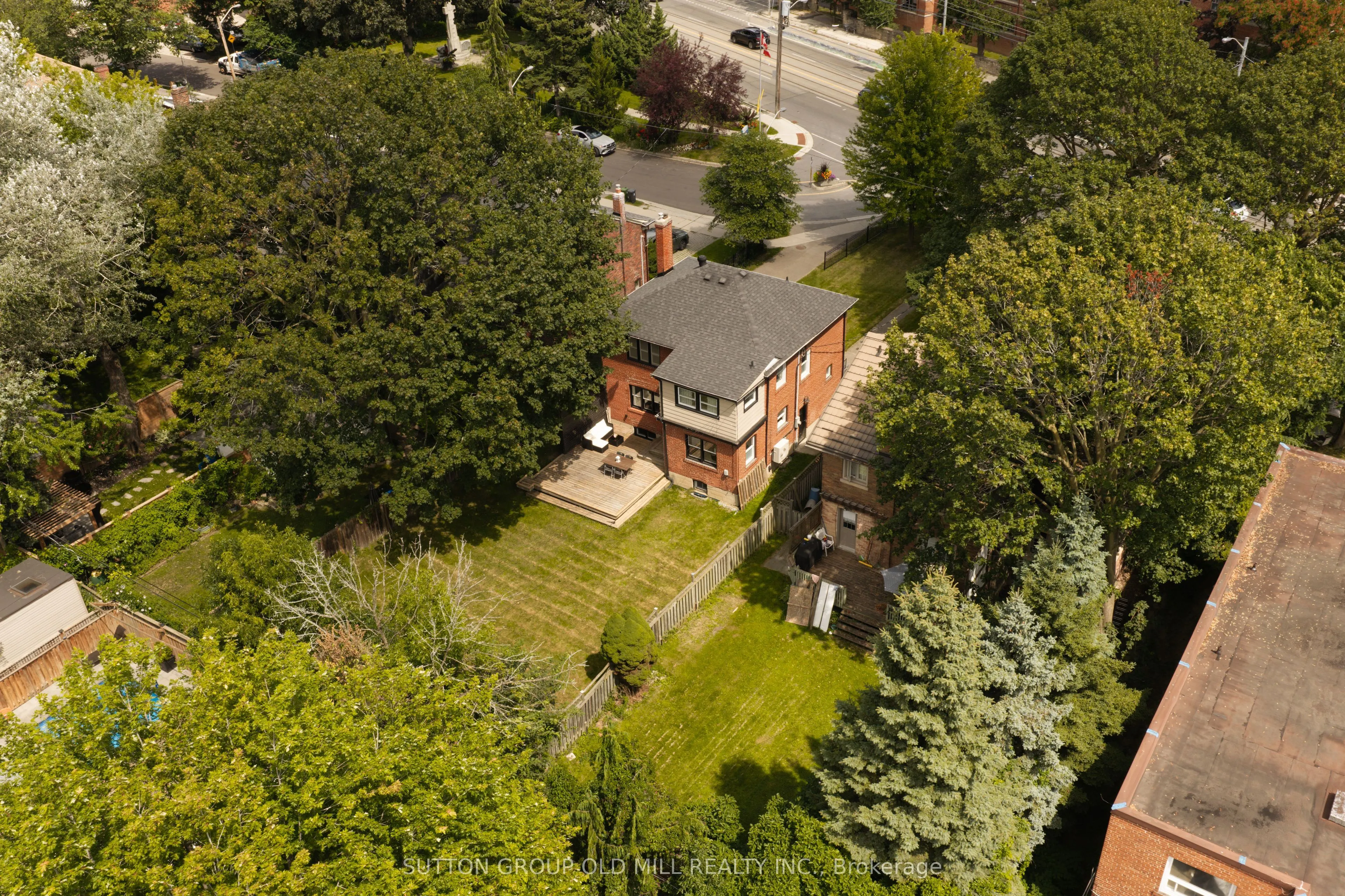 10 Queens Avenue