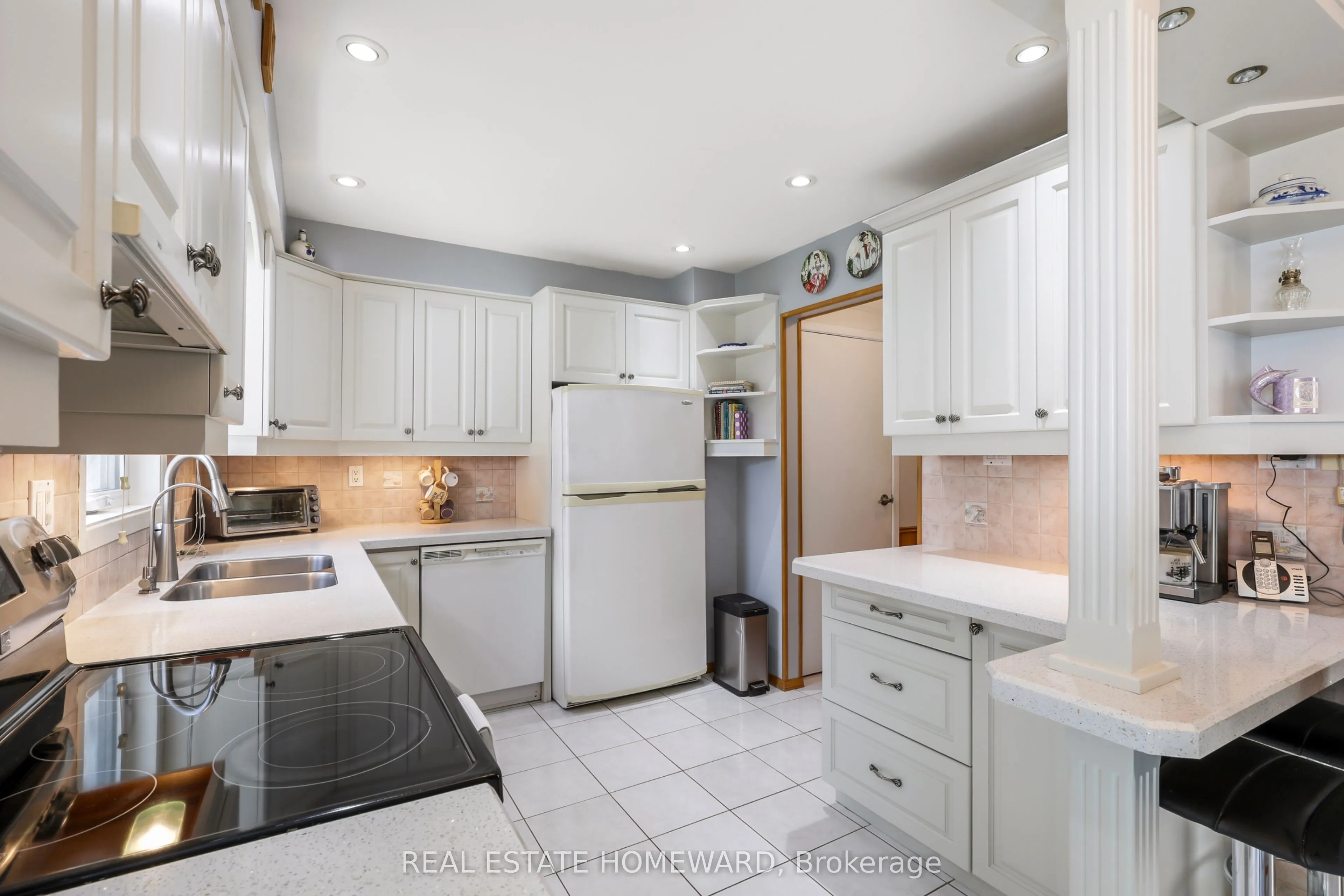 6399 Colebrook Crescent