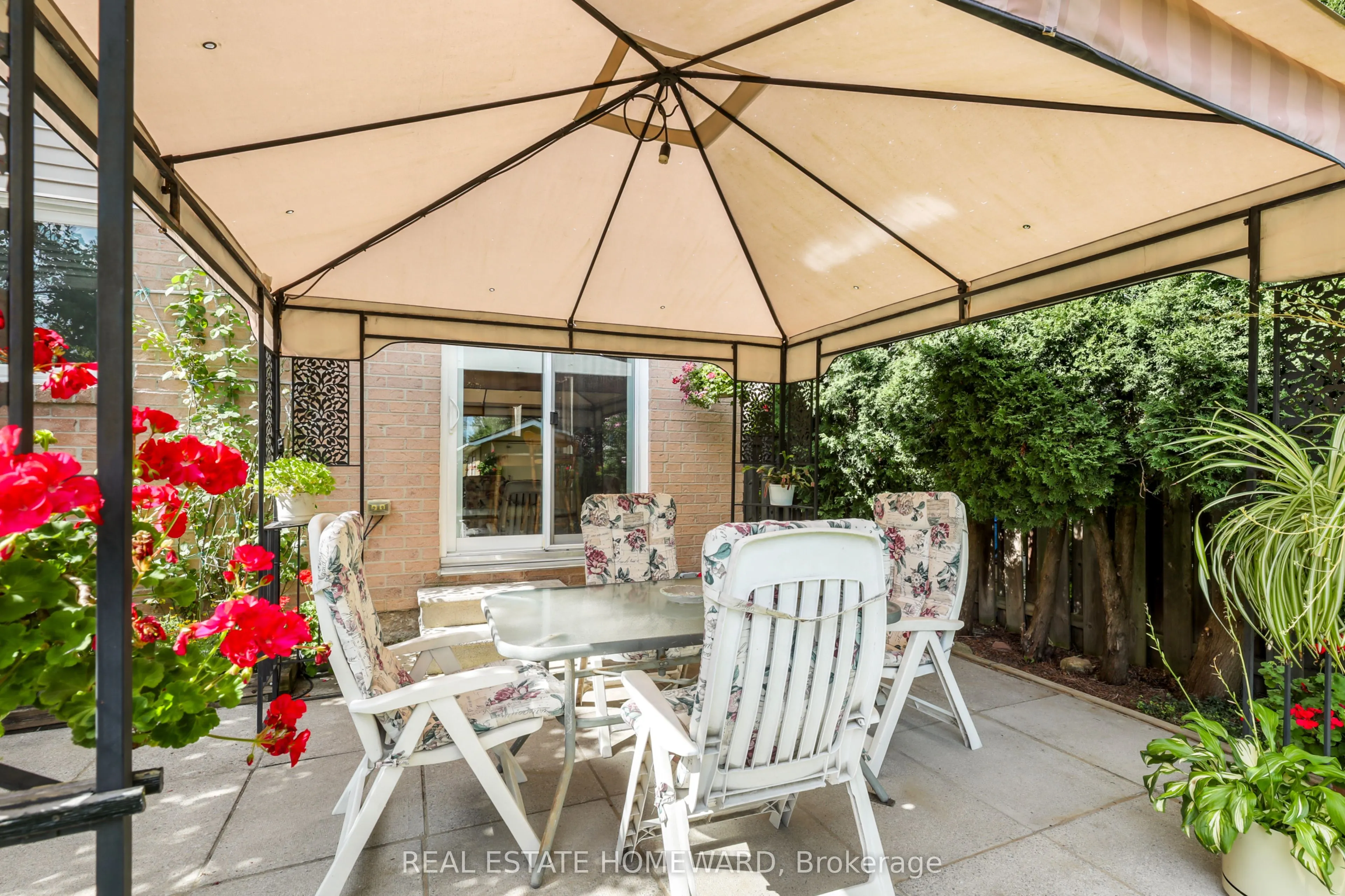 6399 Colebrook Crescent