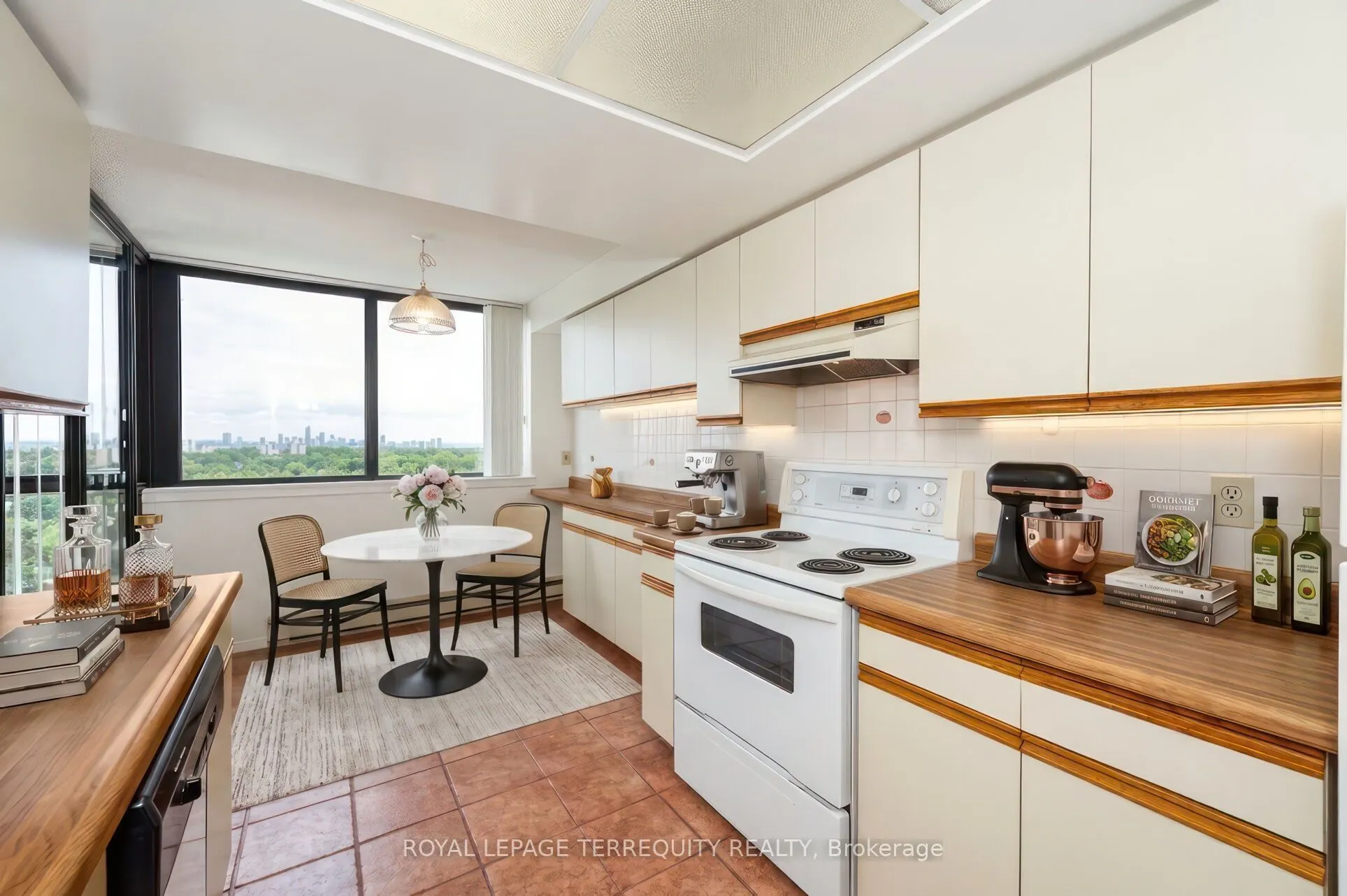 40 Richview Road #2002