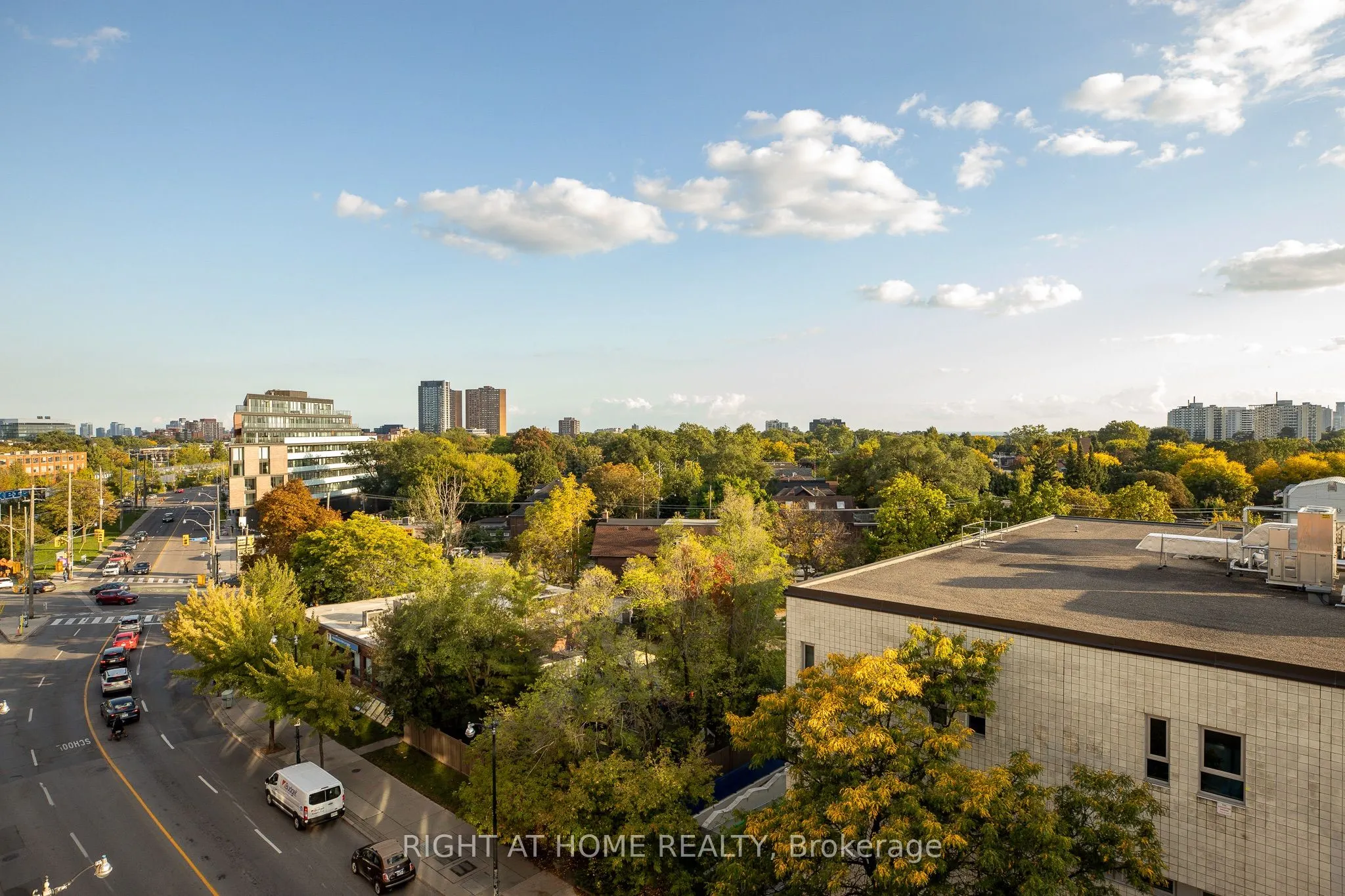 2720 Dundas Street W #607