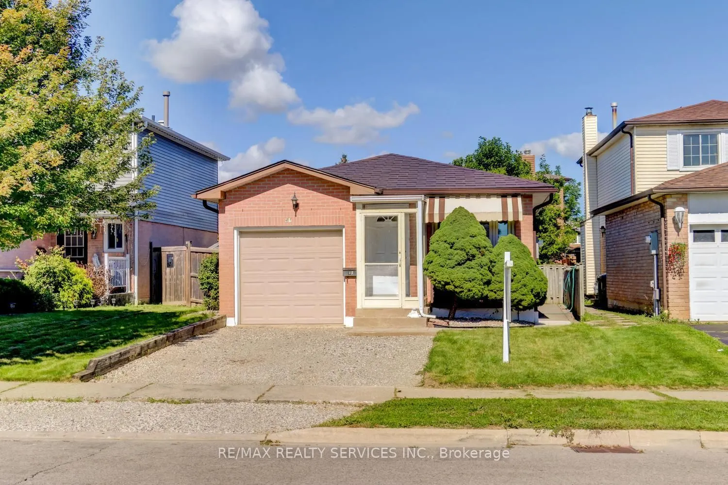 41 Greenleaf Crescent