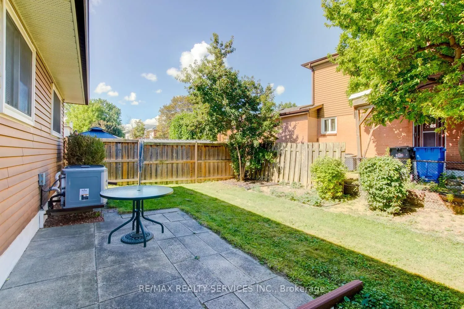 41 Greenleaf Crescent