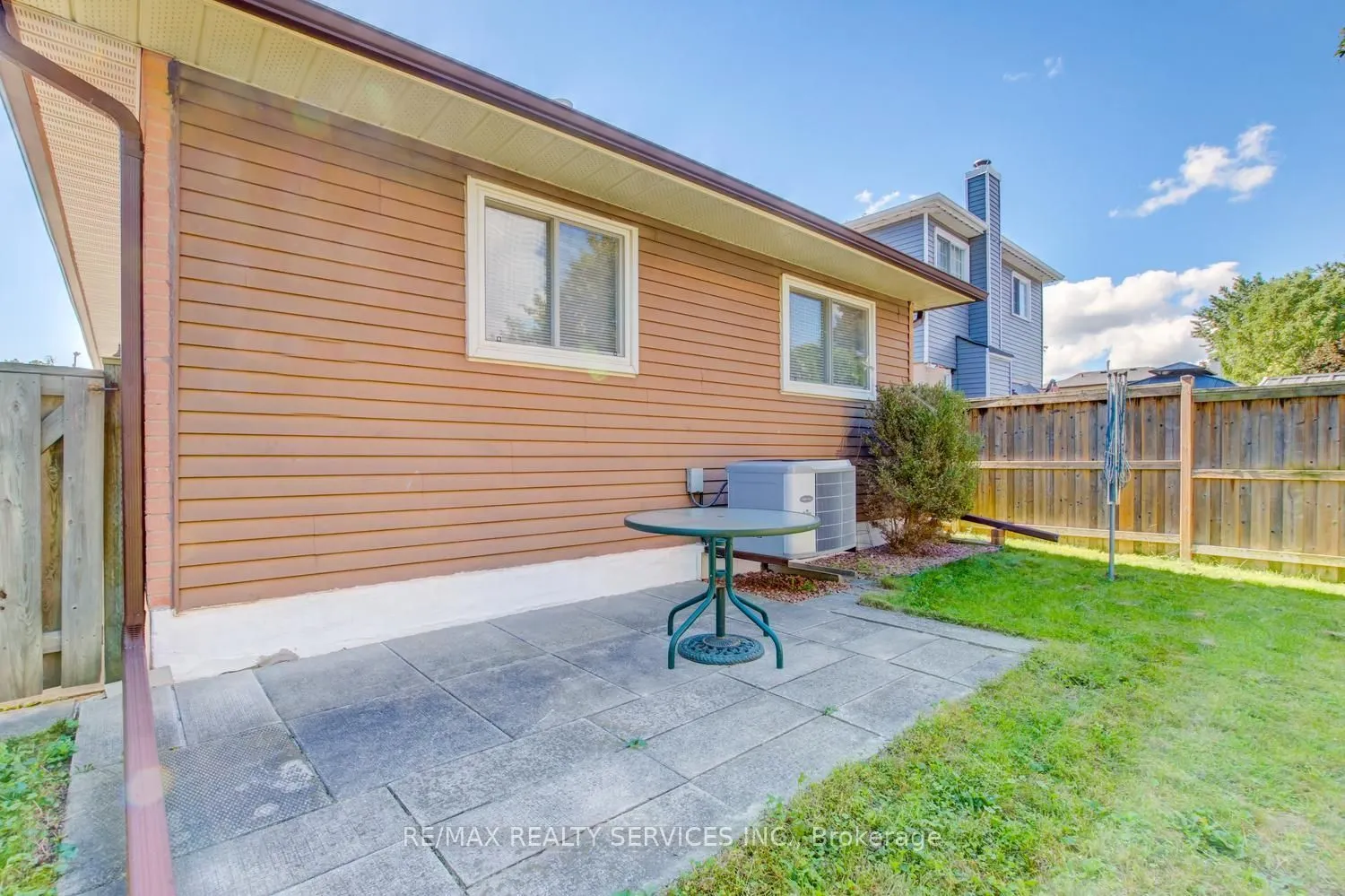 41 Greenleaf Crescent