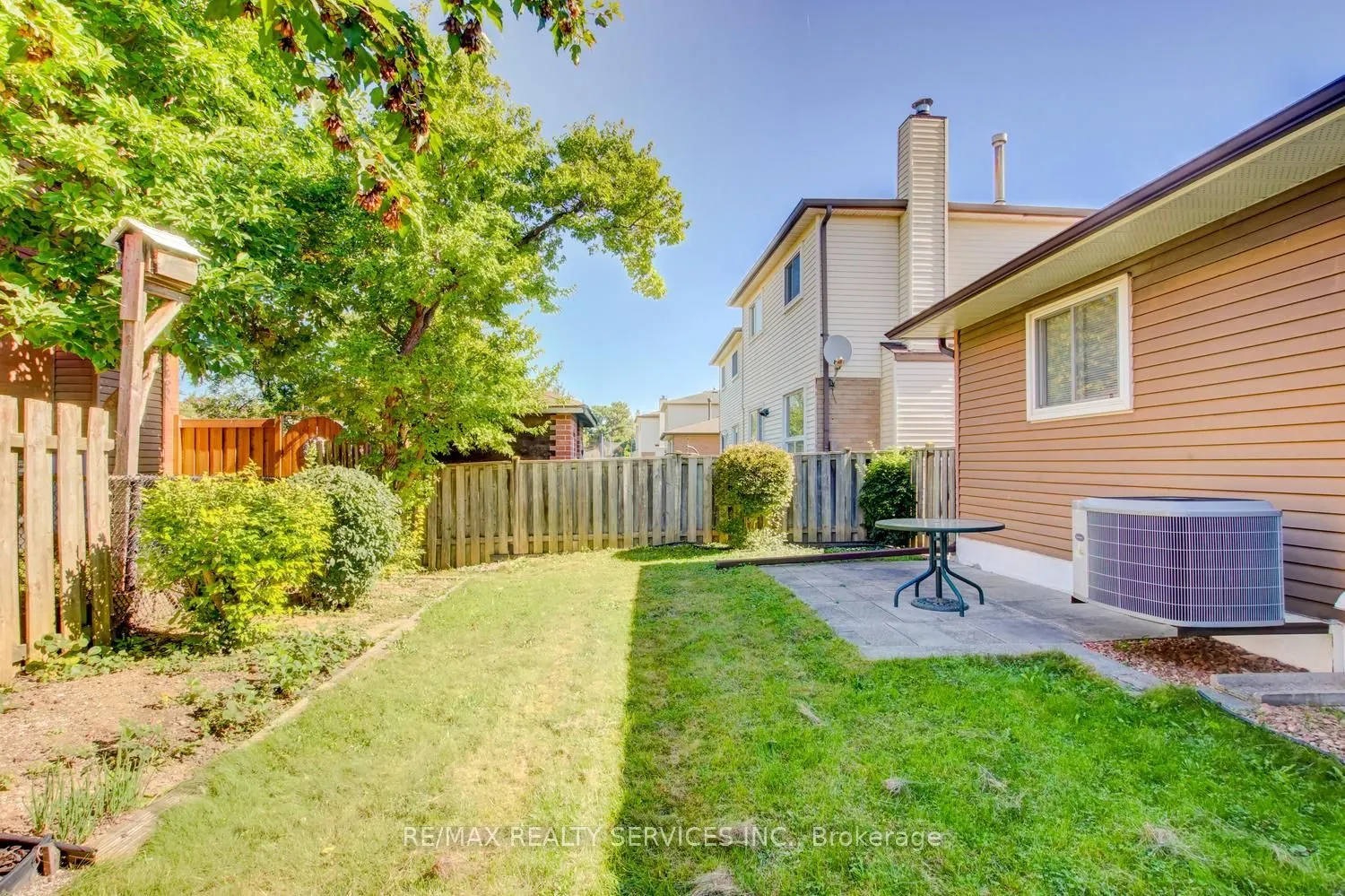 41 Greenleaf Crescent