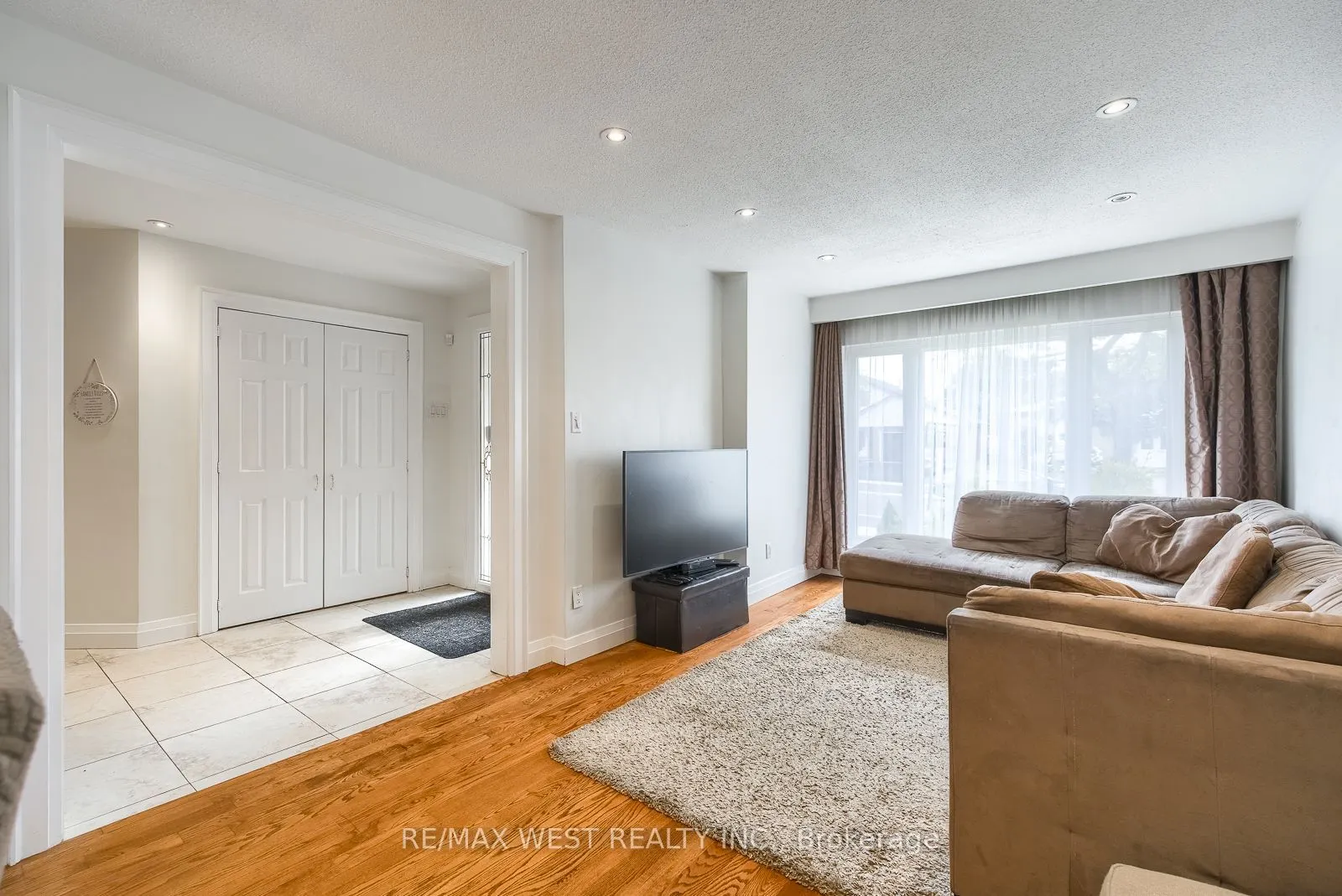 347 Karen Park Crescent