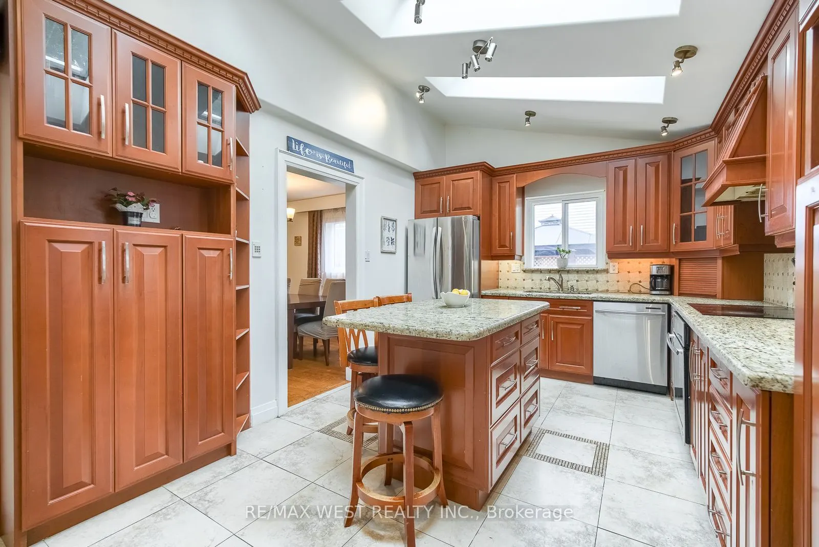 347 Karen Park Crescent
