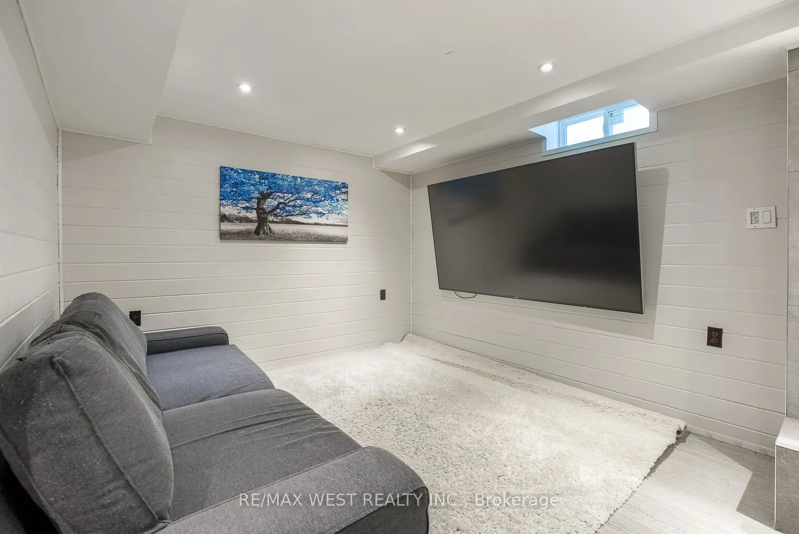 347 Karen Park Crescent