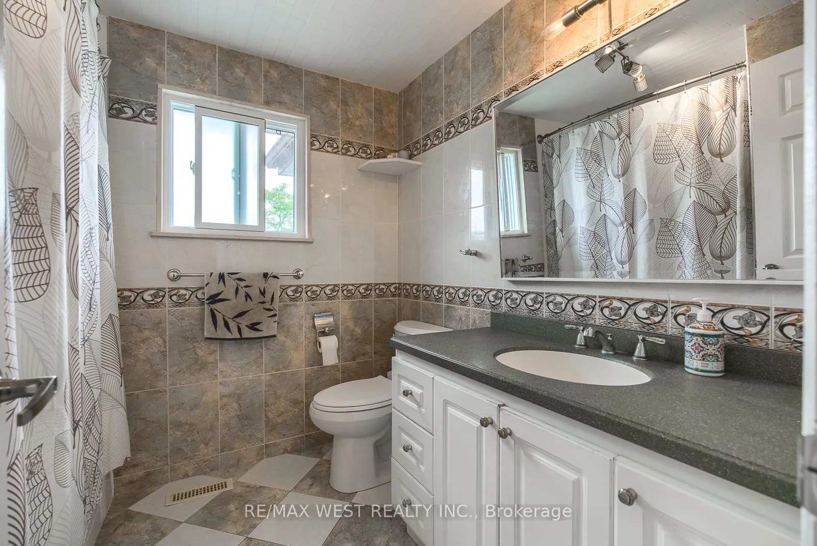 347 Karen Park Crescent